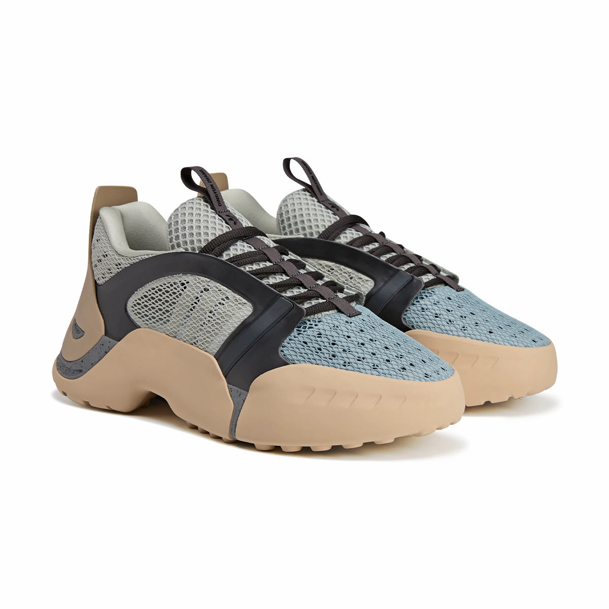 Retro-inspired performance Warm in winter   Dingyun Zhang Kouza 'Ash Silver Green Earth'