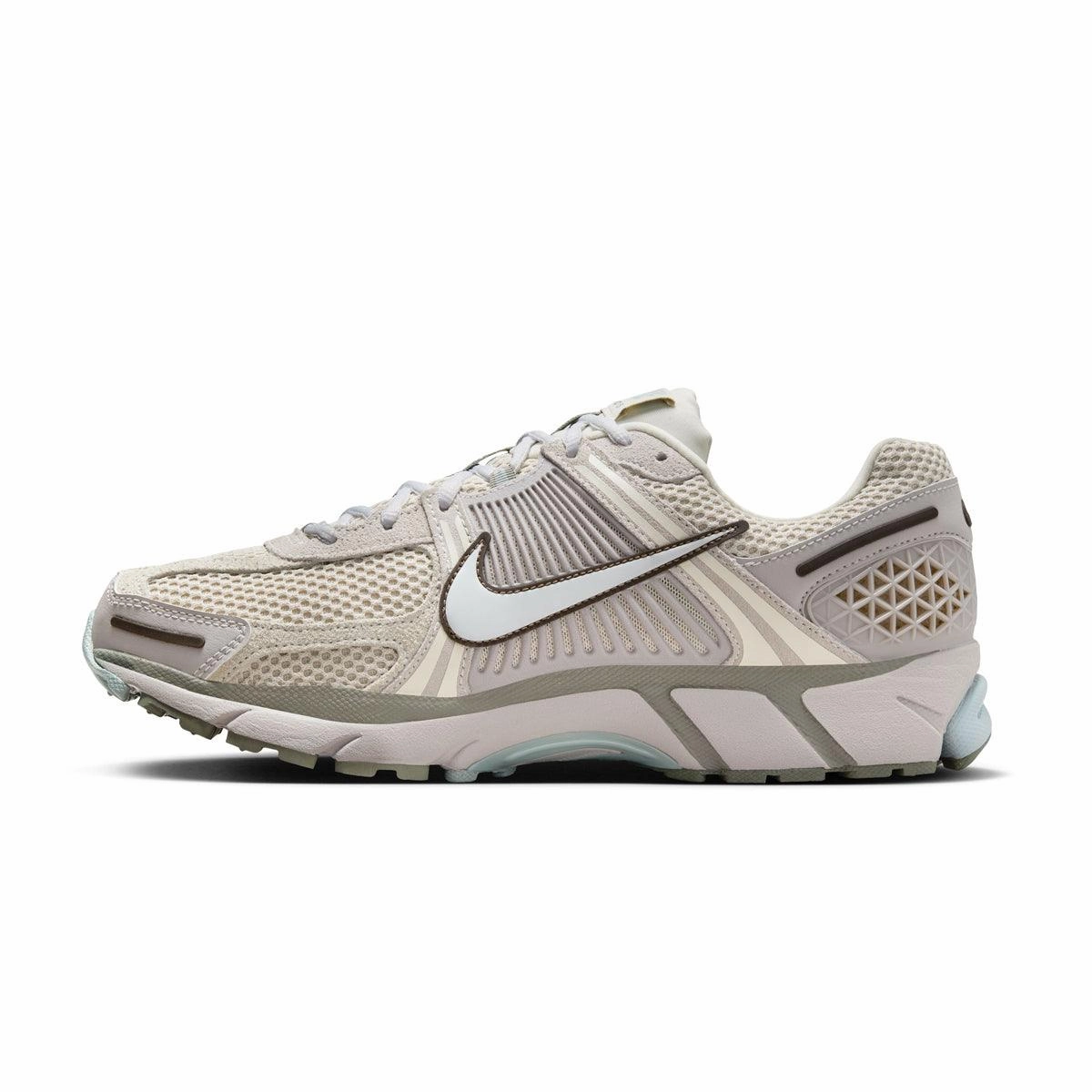 Breathable Knit Upper Zoom Vomero 5 'Light Orewood Brown'