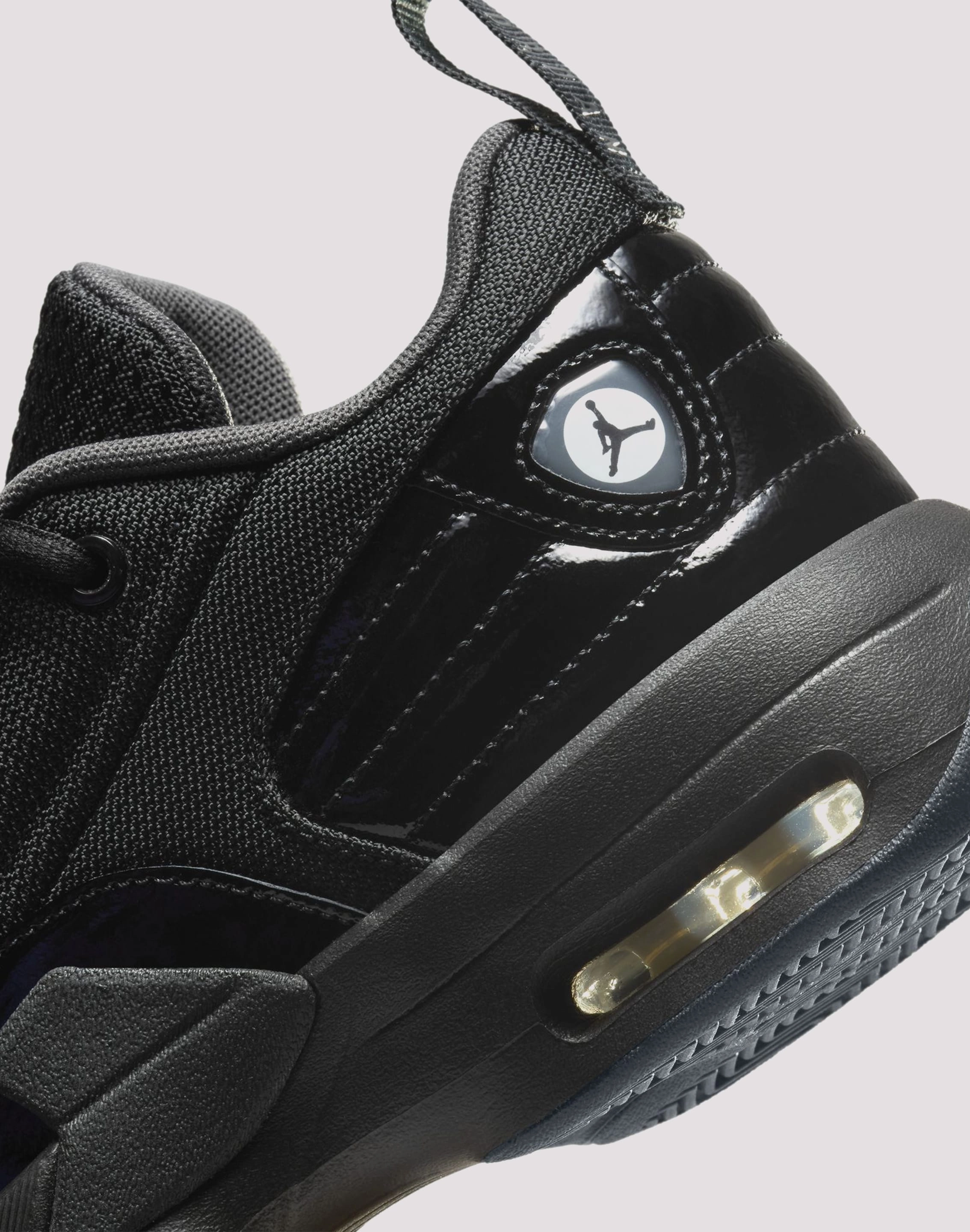 SustainableMaterial Jordan Max Aura 6 Grade School Boys' "Black/Anthracite"