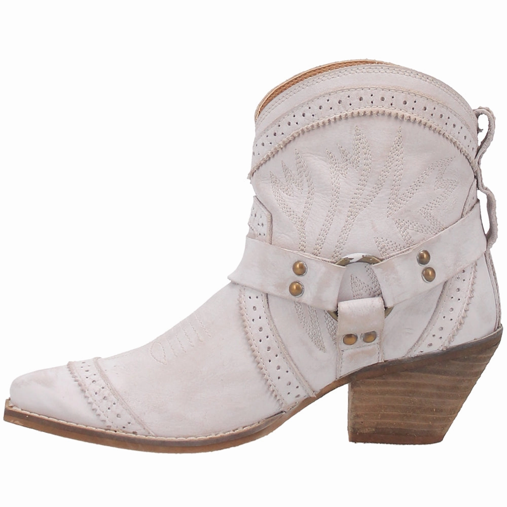 Outdoor Performance Gummy Bear Embroidered Snip Toe Pull On Cowboy Booties