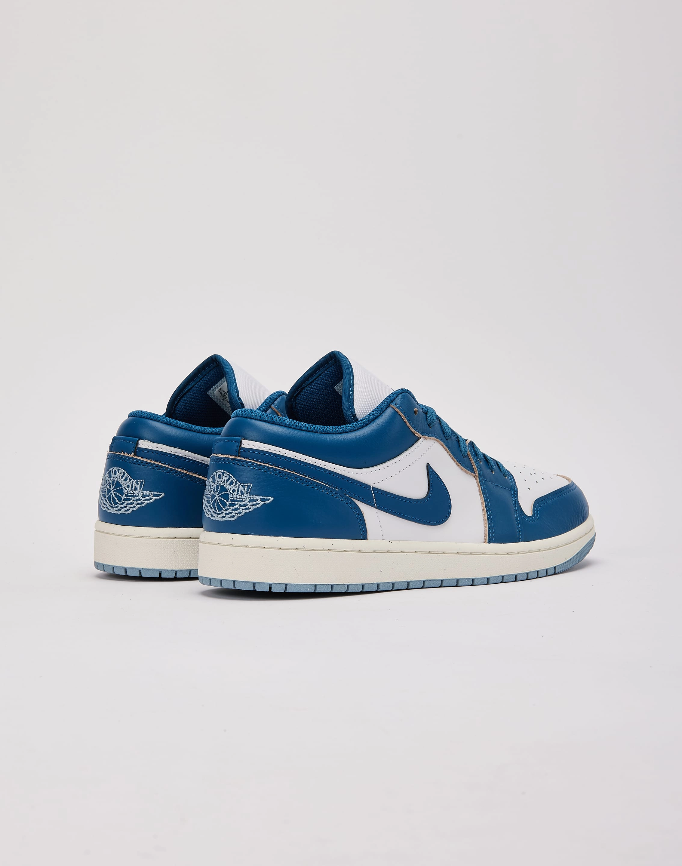 Jordan Air Jordan 1 Low SE Slip On Ease Design