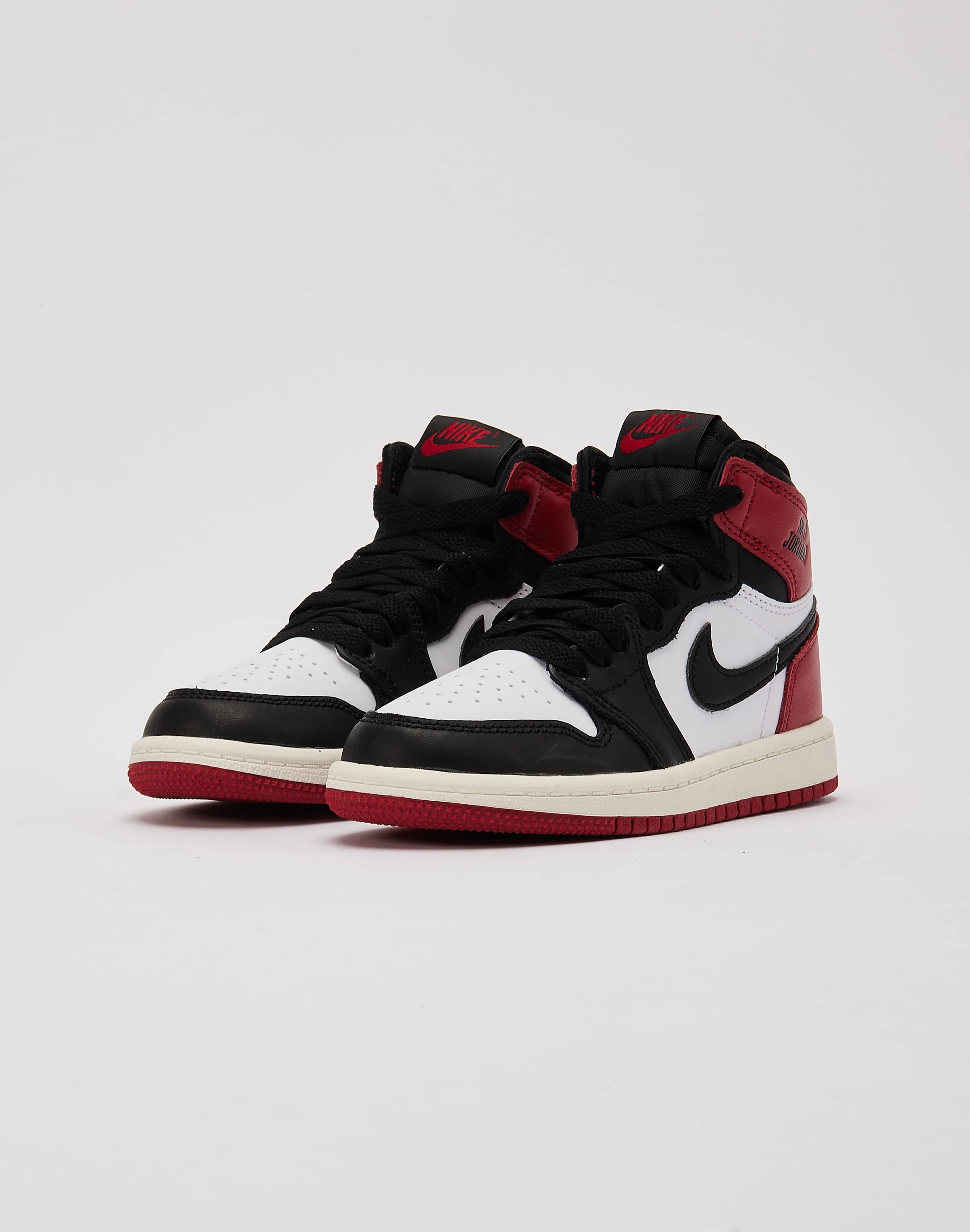 Jordan Air Jordan 1 Retro High OG 'Black Toe Reimagined' Pre-School Sturdy Heel Support