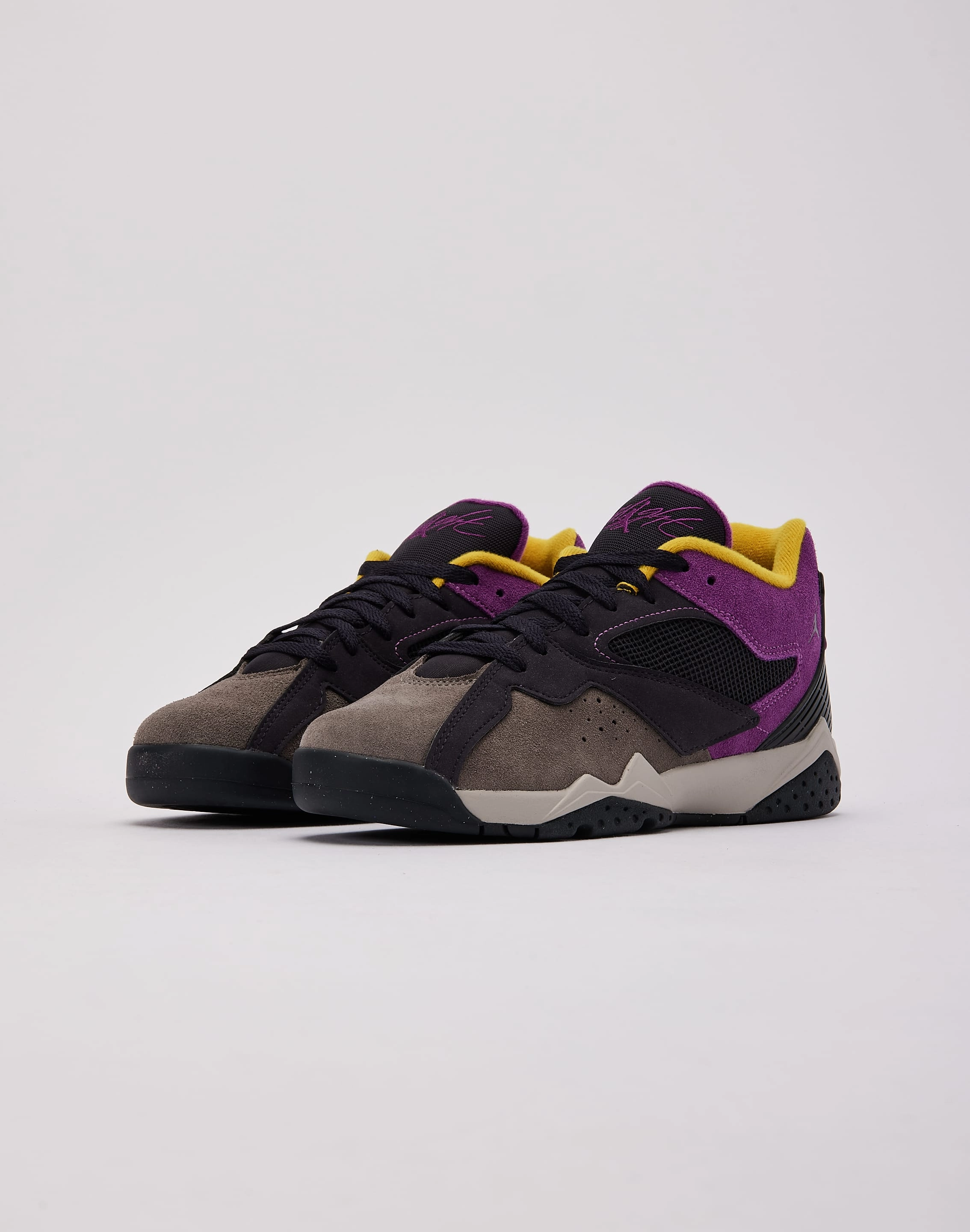 Jordan MVP 92 Grade-School Shock Absorbing Midlayer Breathable Knit Upper