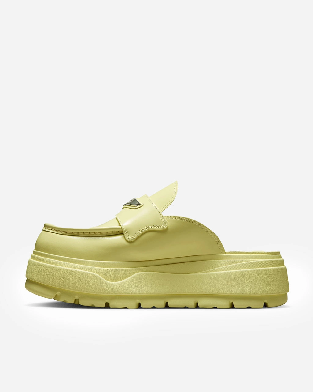 football - style Trend-setting ease WMNS Air Jordan Mule 'Luminous Green/Metallic Silver'