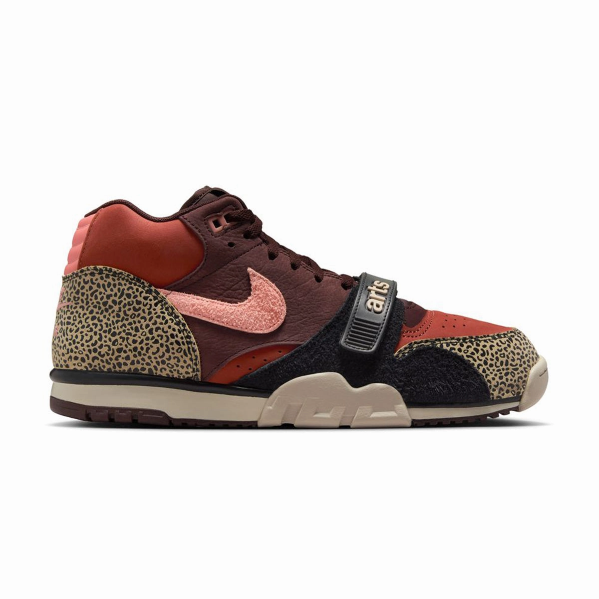 mountain climbers' hiking boots Breathable Airflow Design   Arts & Rec SB Air Trainer 1 Qs 'Earth Dusty Peach'