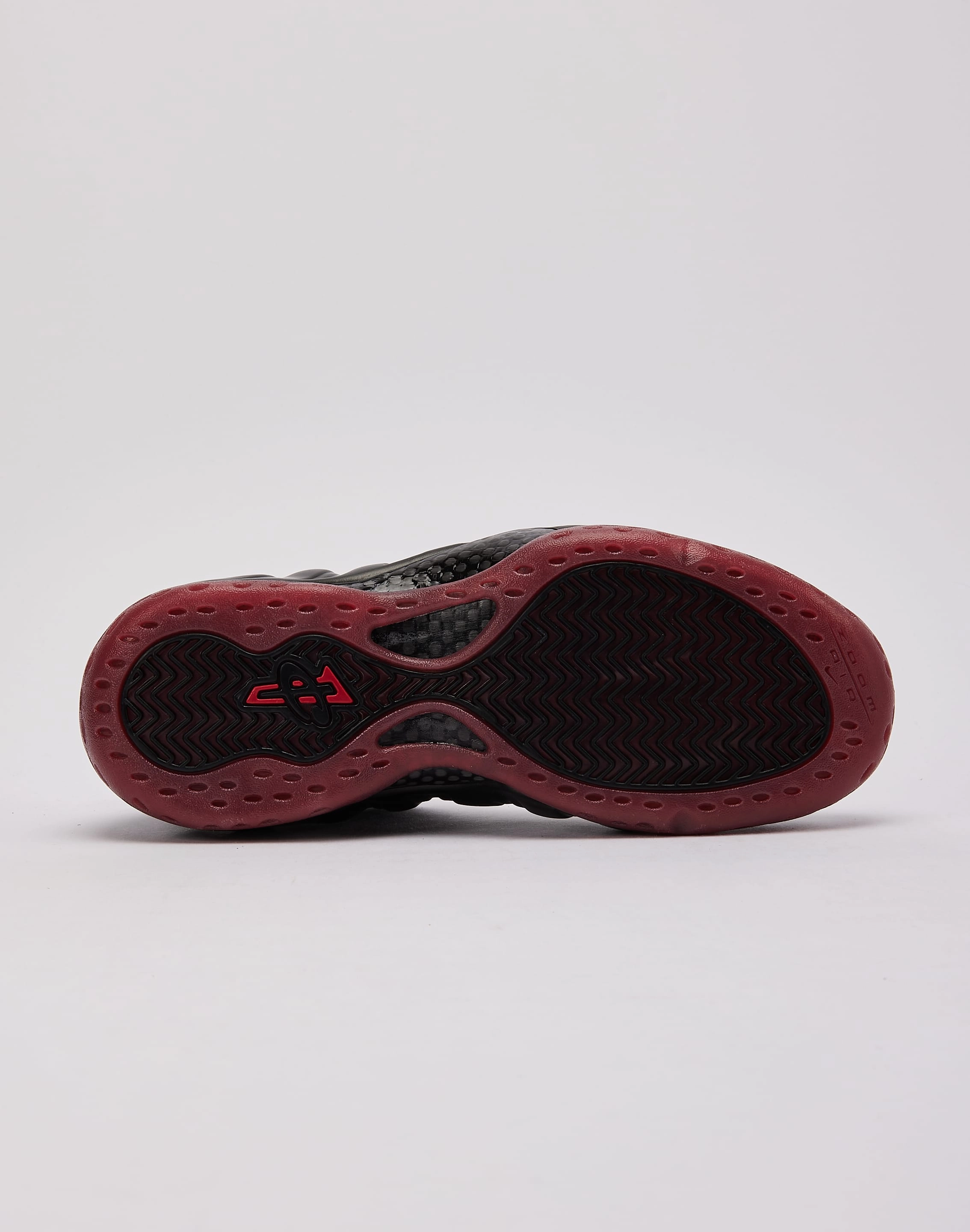 Noise Reducing Sole Nike Air Foamposite One 'Black and Varsity Red'