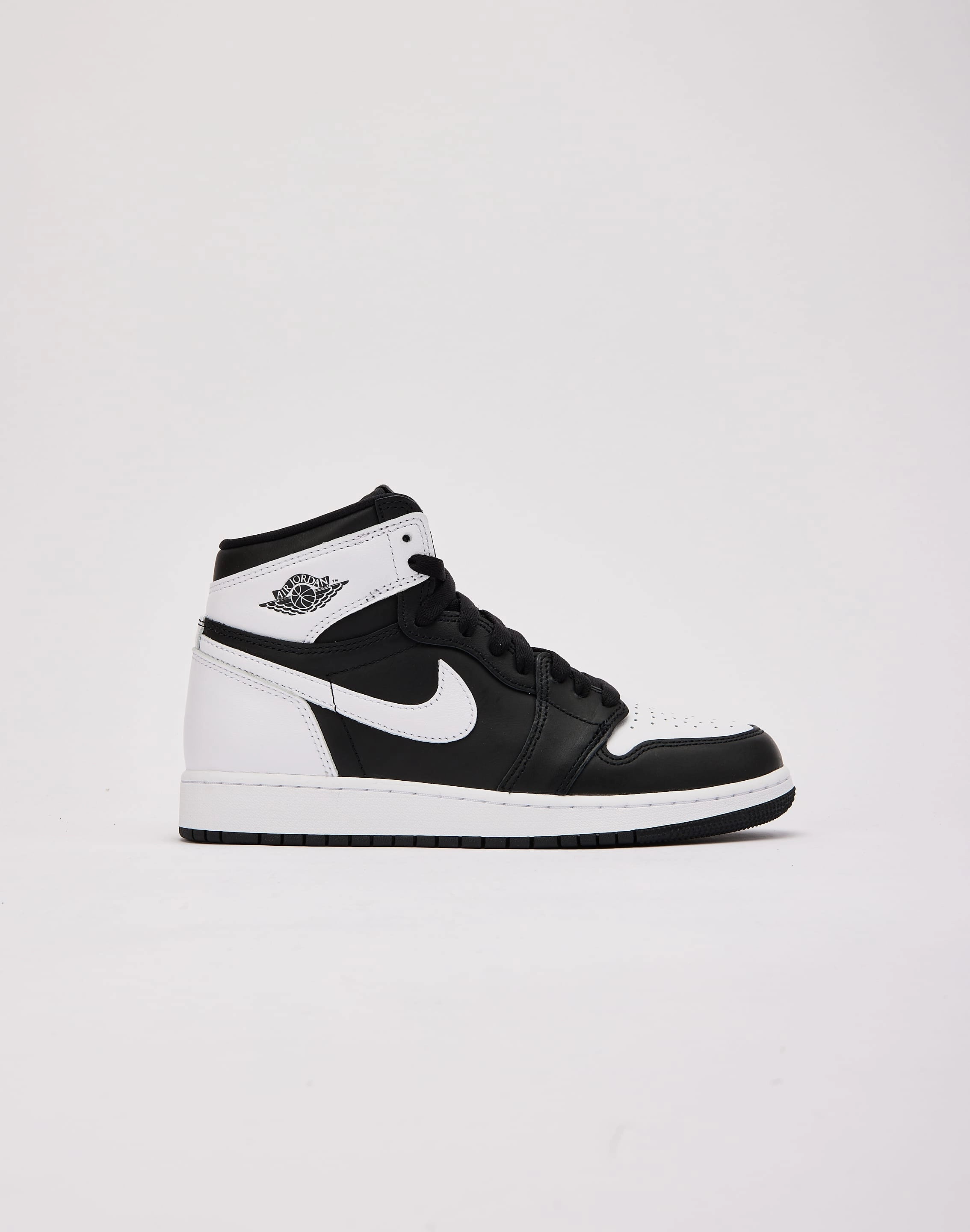 Jordan Air Jordan 1 Retro High OG 'Black and White' Grade-School Removable Insole Option