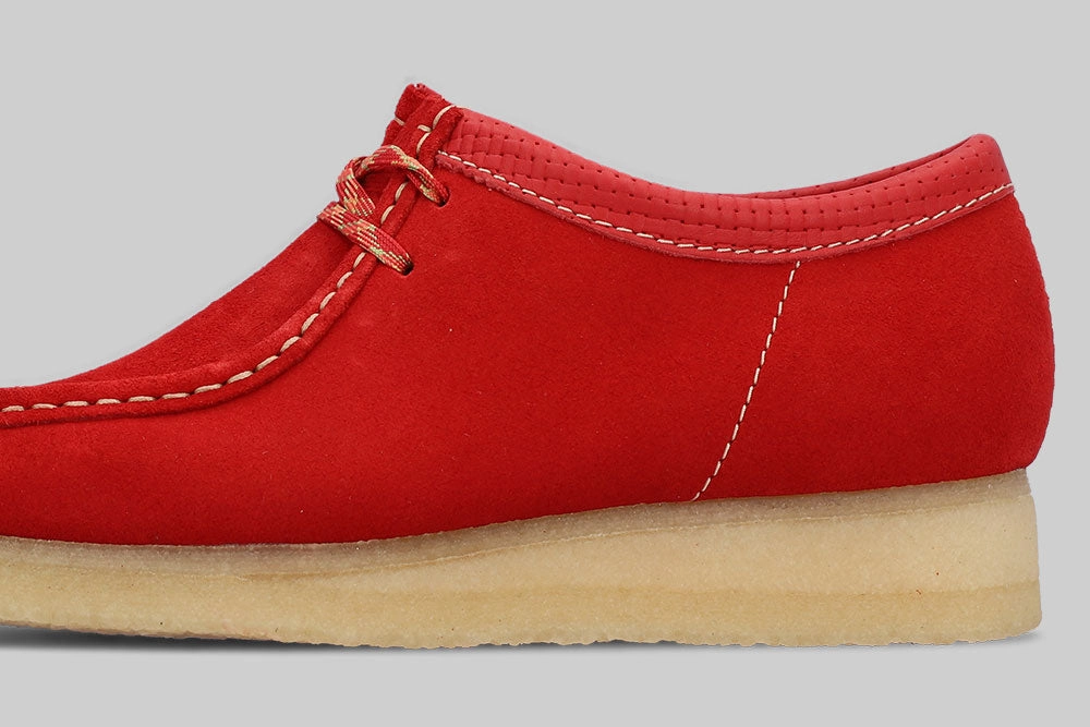 Outdoor Walk Minimal Stitch Clarks Wallabee 'Red'