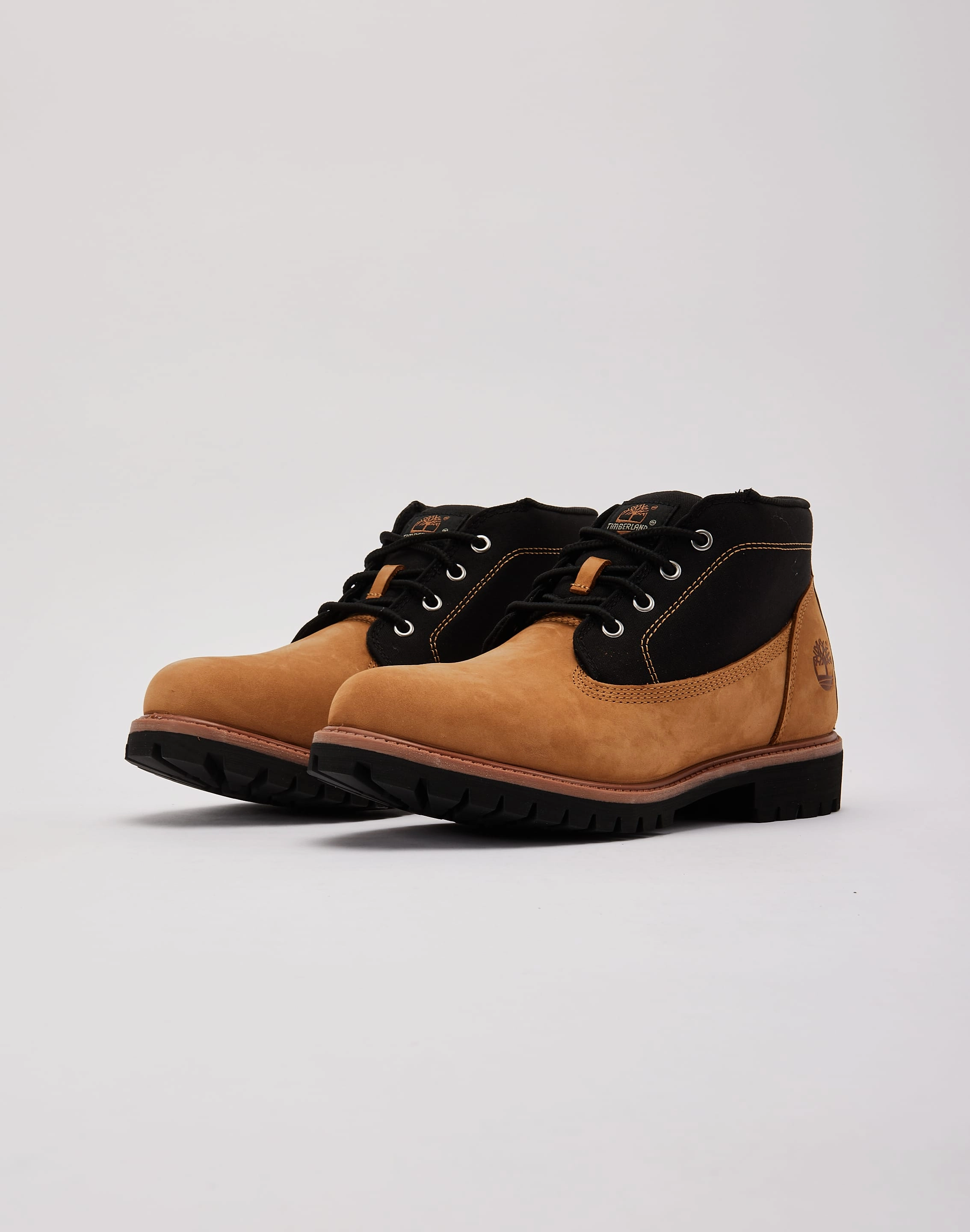 Timberland Premium Chukka Boot Minimal Silhouette