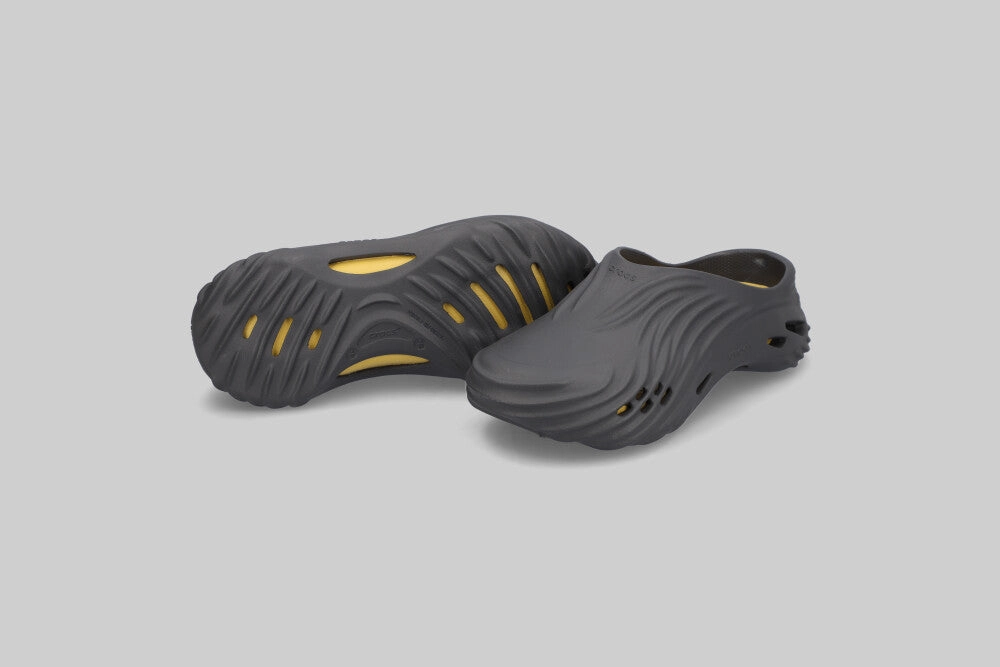 Crocs Echo Wave 'Black Sand' Easy Poolside Wear Beach Ready Fit