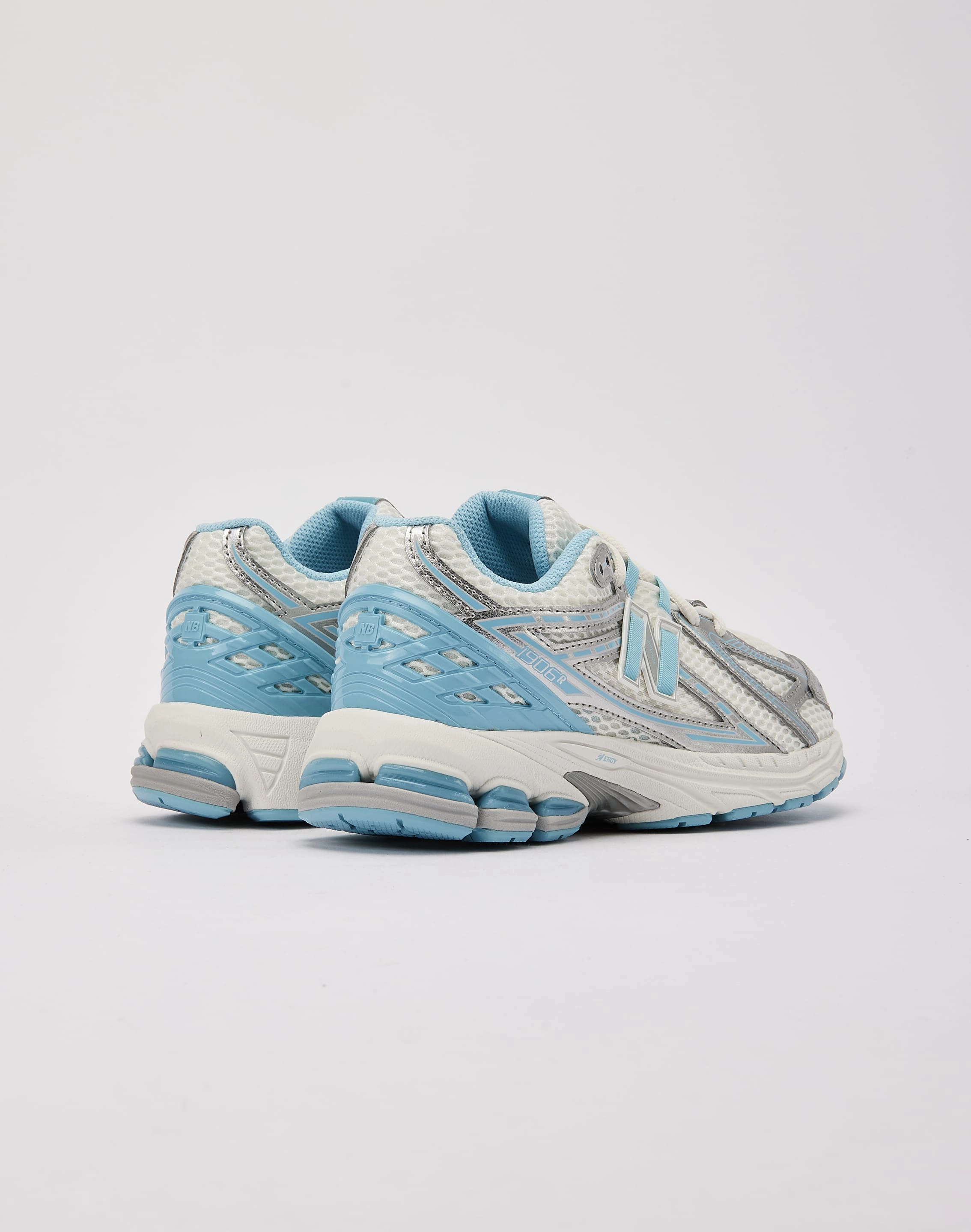 Cushioned durability New Balance 1906R Grade-School