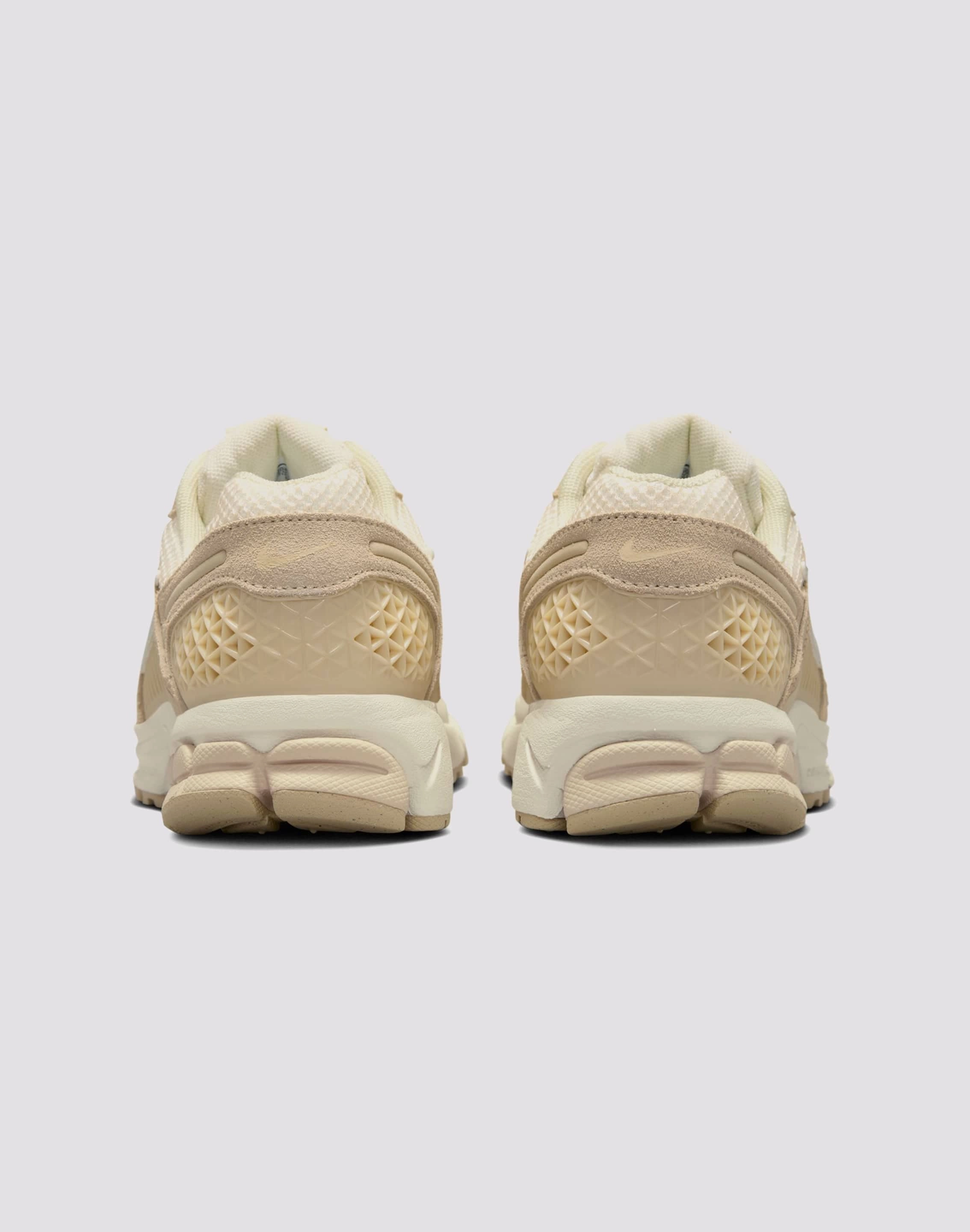 Nike Zoom Vomero 5 "Beach/Sail/Lt Khaki/Pale Ivory" Gift Idea