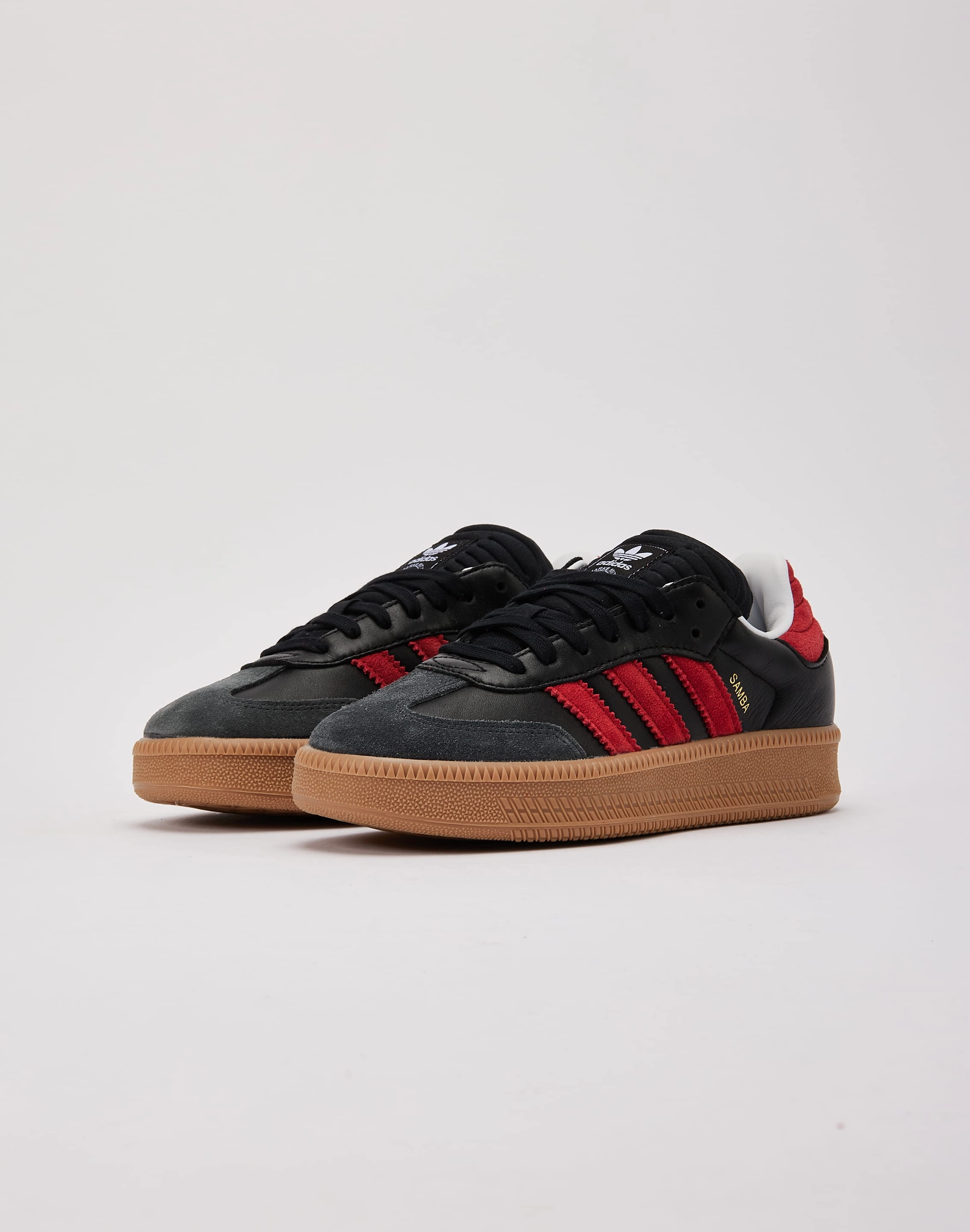 Sporty Comfort Air Circulation Design Adidas Samba XLG Grade-School