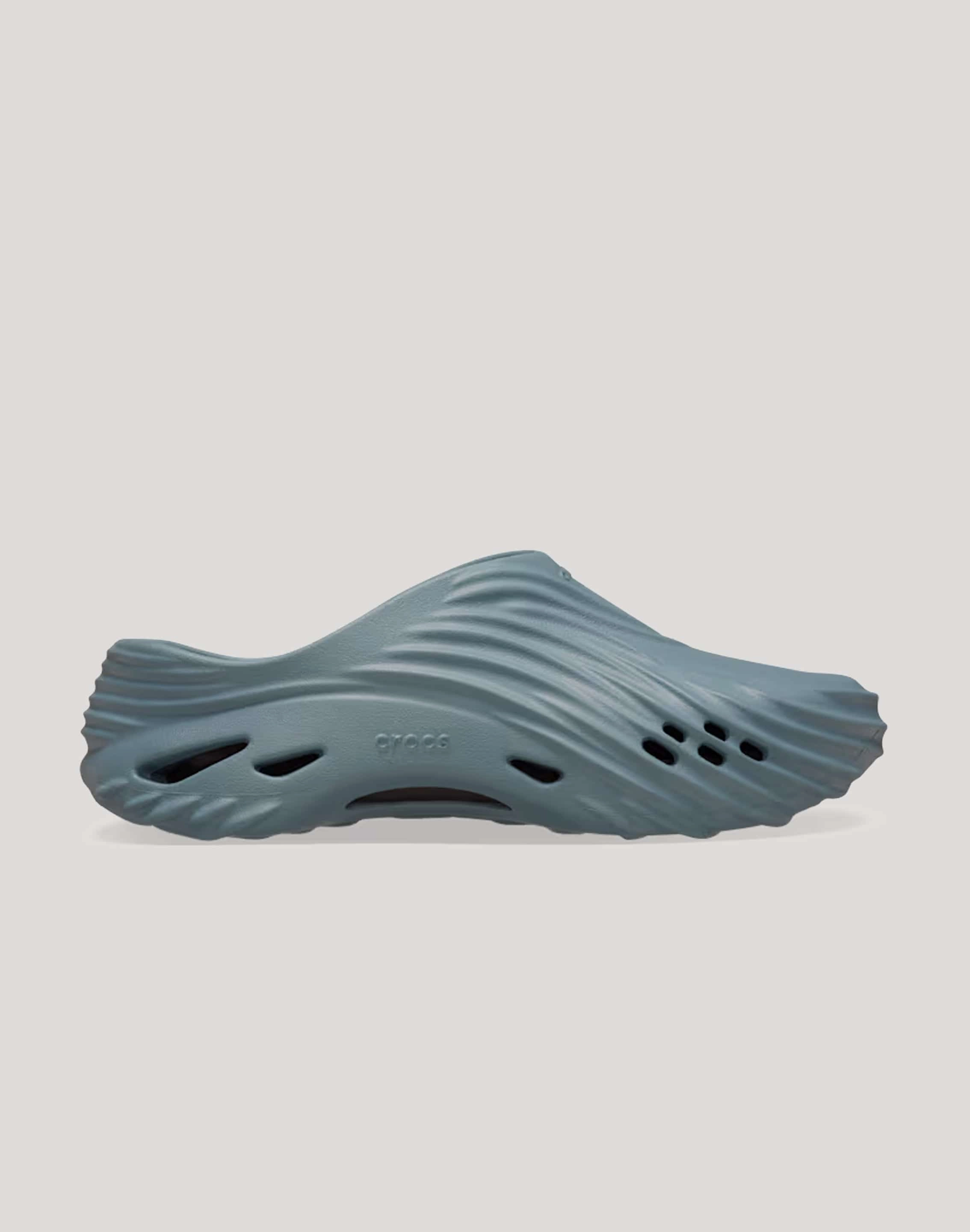 Crocs Echo Wave Inner Support Comfortable Fitment