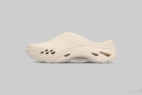 Crocs Echo Wave 'Almond Tint' Chill Step Sandals Comfort Glide