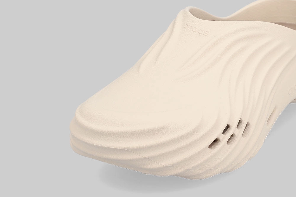 Crocs Echo Wave 'Almond Tint' slim fit Contoured