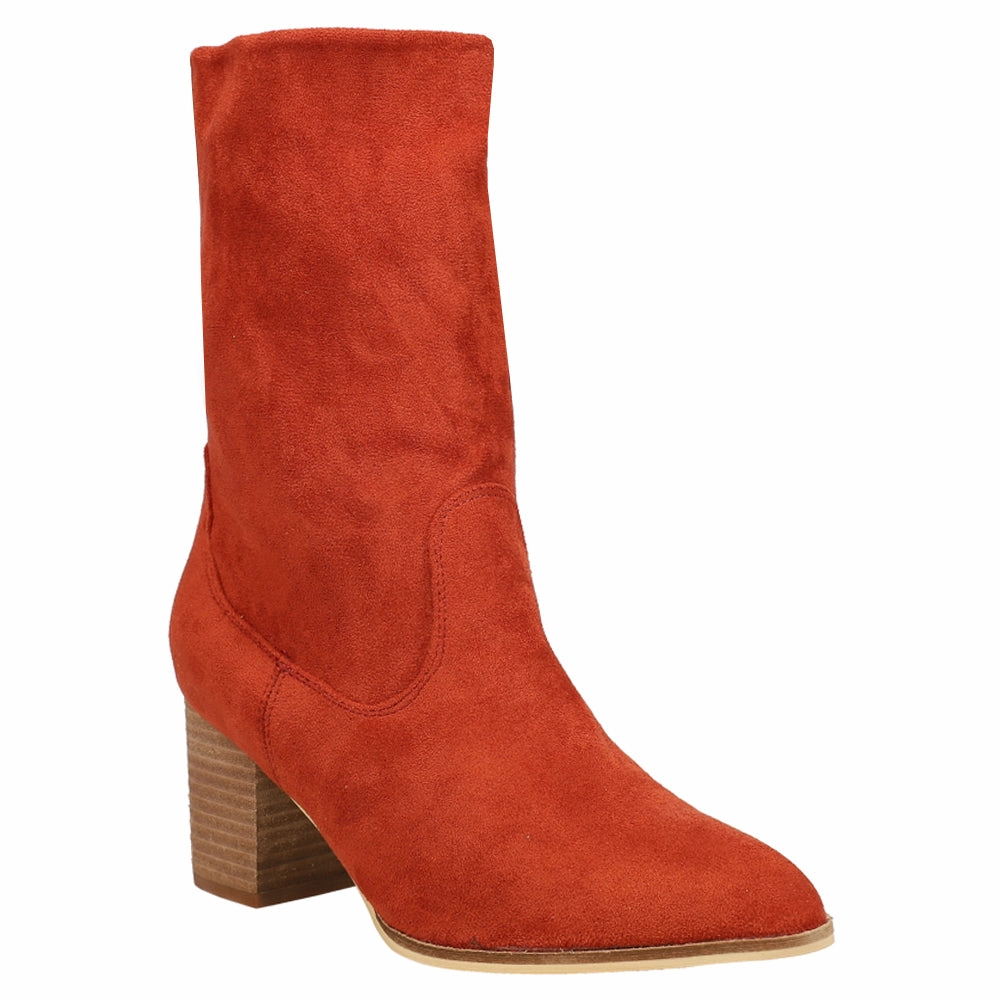 Wicked Round Toe Pull On Boots Minimalist