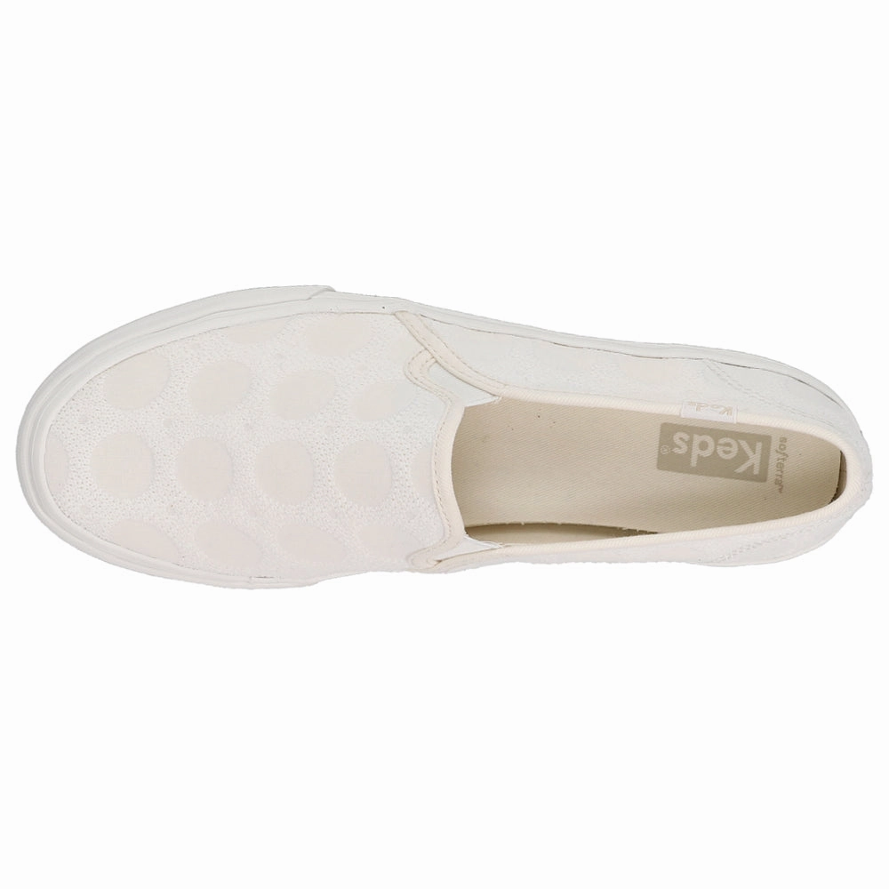 Air Cushioned Heel Double Decker Circle Crochet Slip On Sneakers