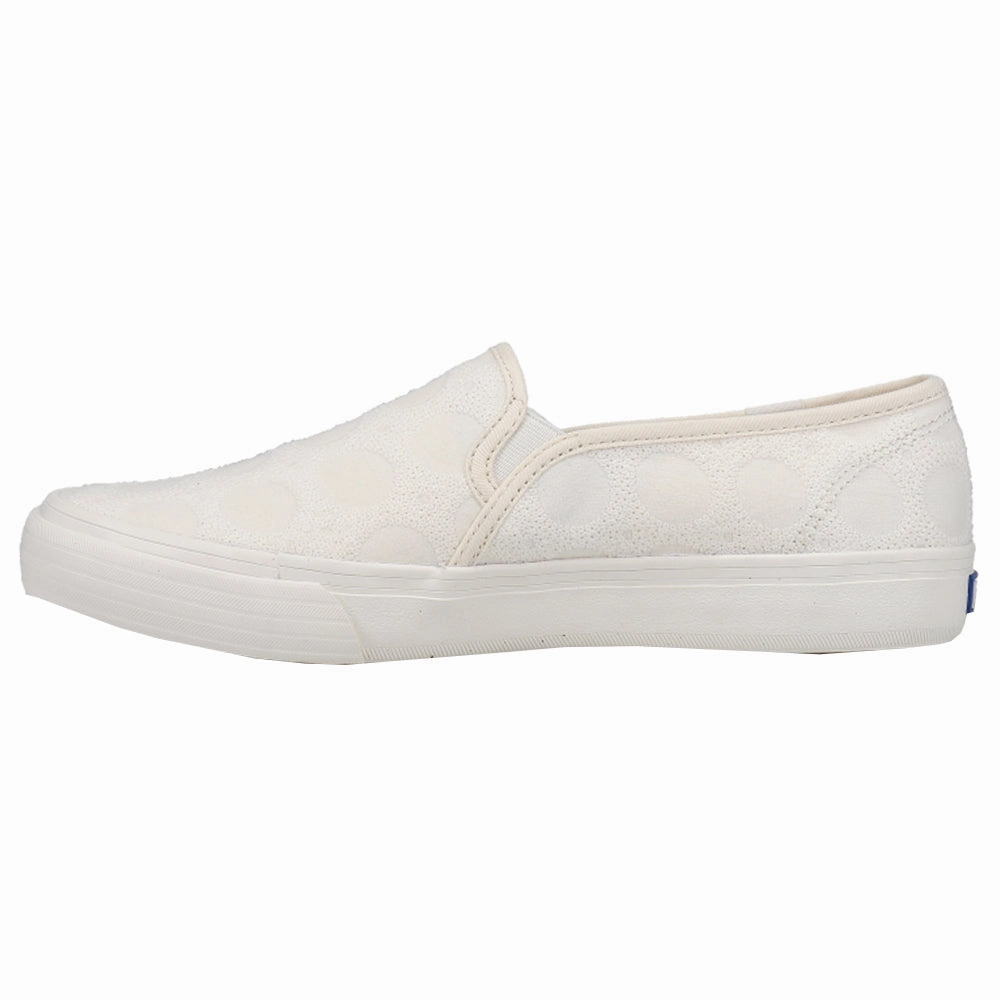 Heel Support Bonded Seam Technology Double Decker Circle Crochet Slip On Sneakers