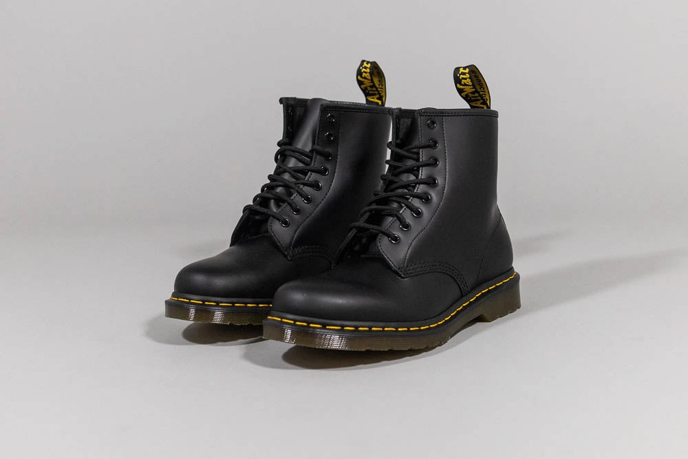 Dr. Martens 1460 Smooth Leather Boots - 11822006 Rugged Built Mountain Hike
