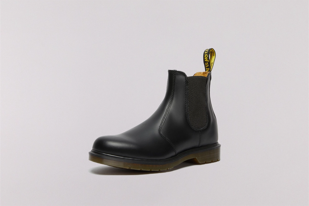 Dr. Martens Smooth Leather Chelsea Boots - 11853001 Insulated Snow Trekker