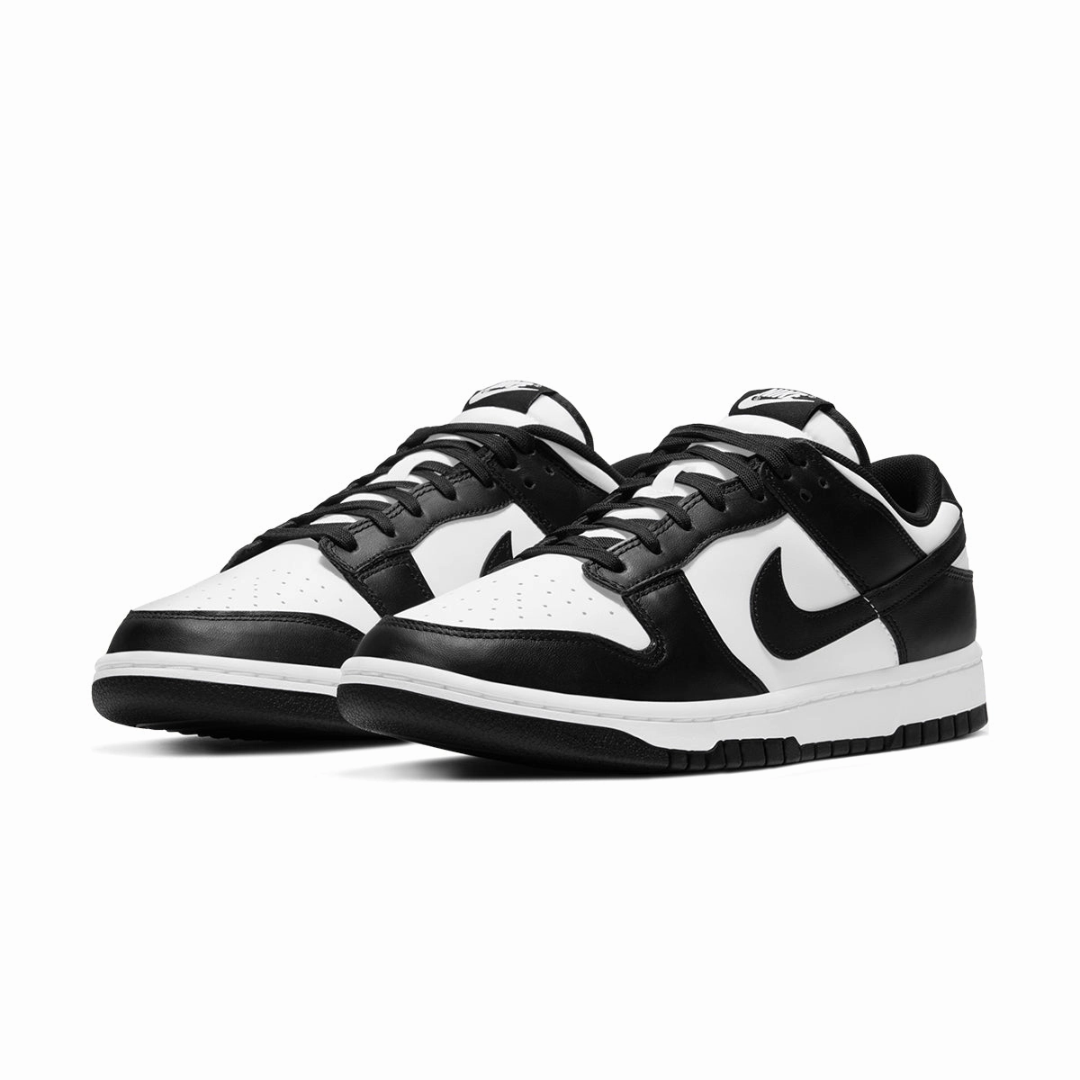 Dunk Low Retro 'Black White' basketball players