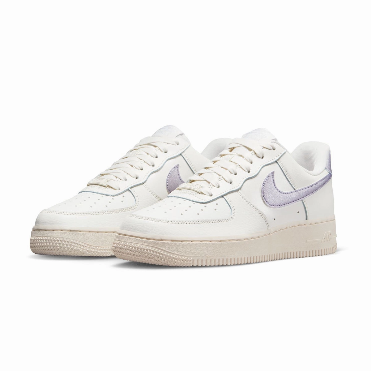 Wmns Air Force 1 '07 Ess 'Metallic Purple' All-day breathability