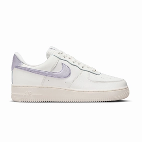All-day shock absorption Wmns Air Force 1 '07 Ess 'Metallic Purple'