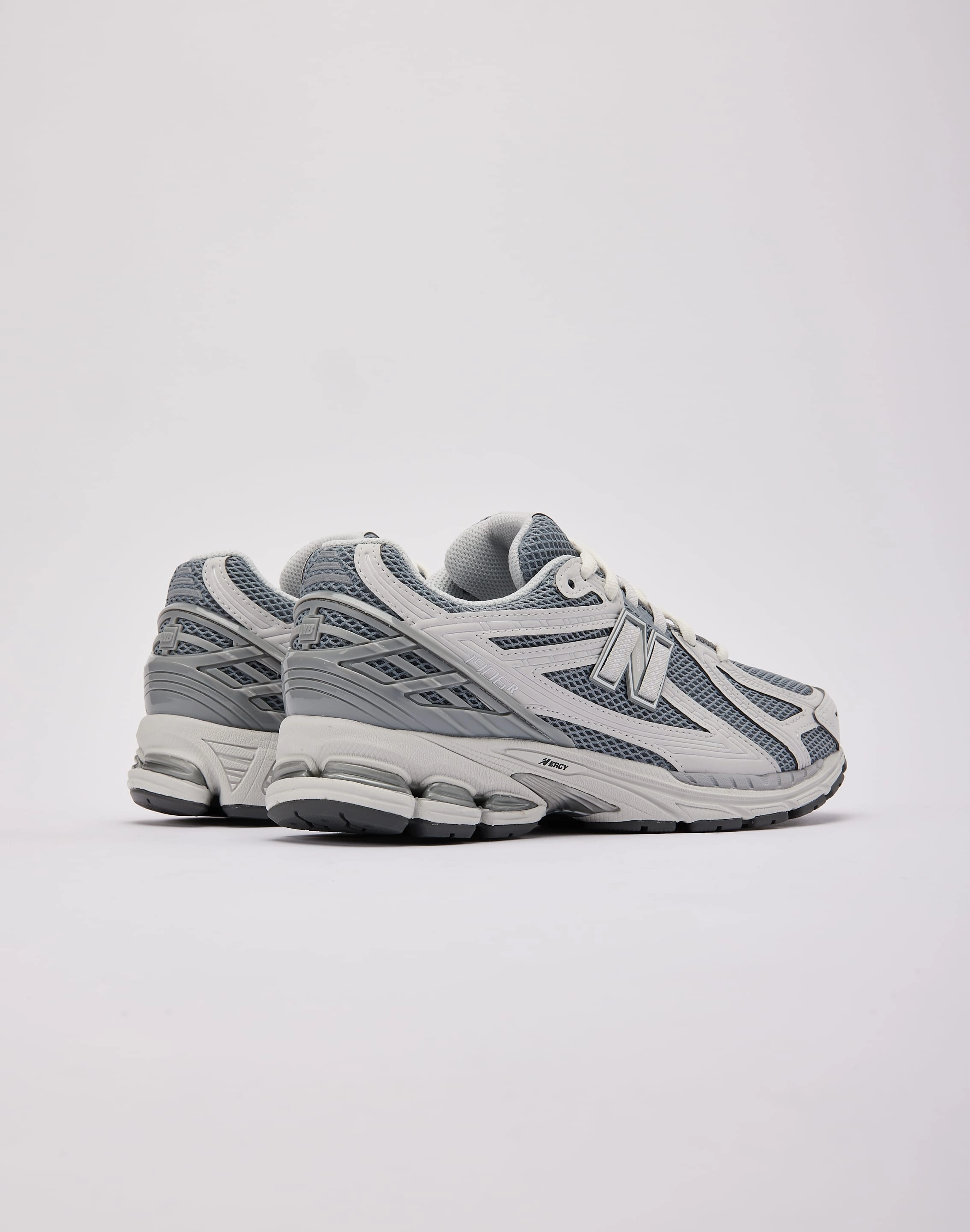 Traction pods half - marathon running shoes New Balance 1906R