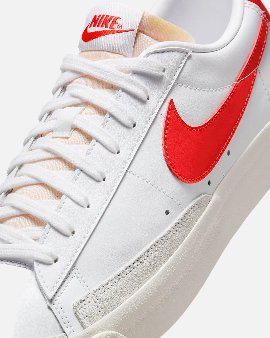 Blazer Low '77 Vintage 'White/Light Crimson' All-day shock absorption Padded flexibility