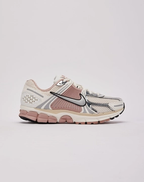 running in clean tracks shoes anti - static Nike Zoom Vomero 5