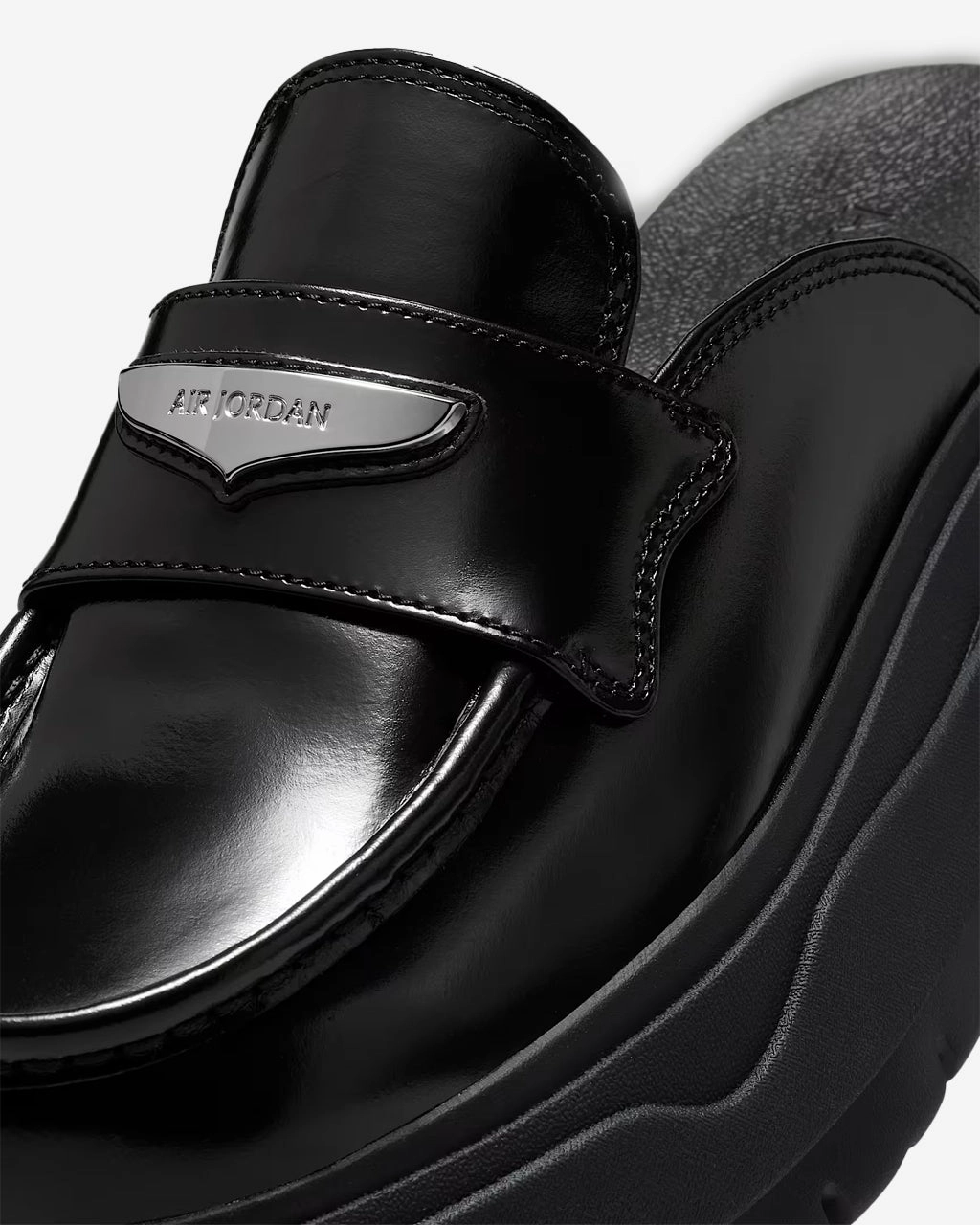 WMNS Air Jordan Mule 'Black/Metallic Silver' Refined Ease