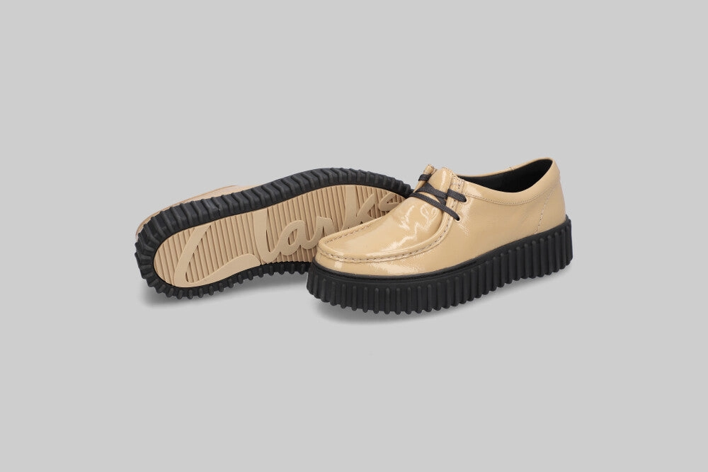Women's Clarks Torhill Bee 'Beige Patent' Simple Motion