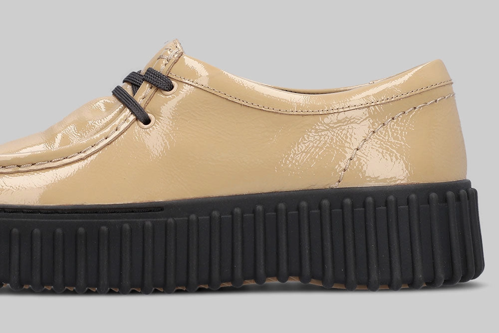 Toe Protection Women's Clarks Torhill Bee 'Beige Patent'