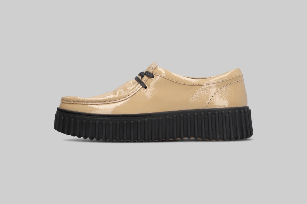 Women's Clarks Torhill Bee 'Beige Patent' City Snap Smooth Fit