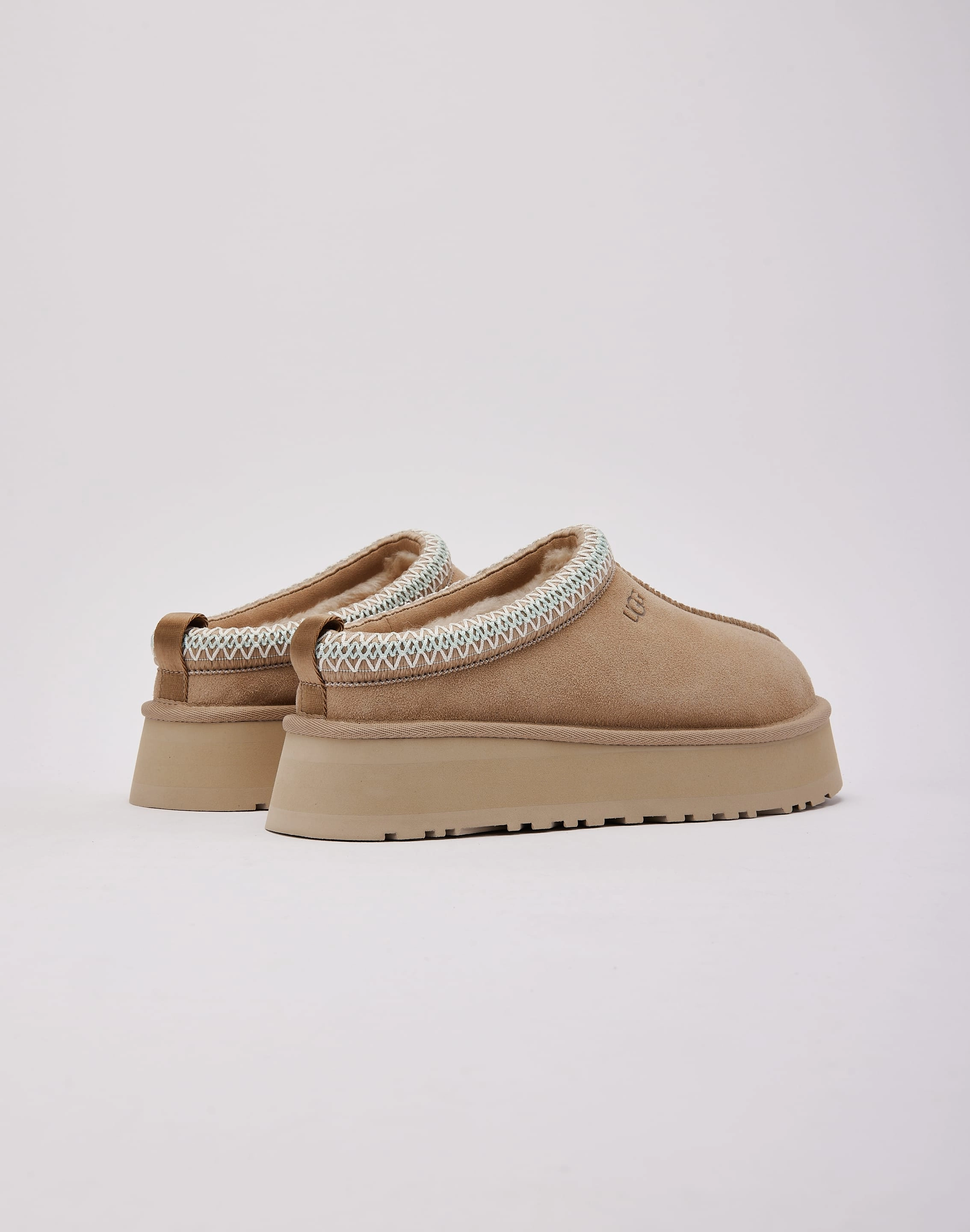 UGG Tazz II Sleek Detail