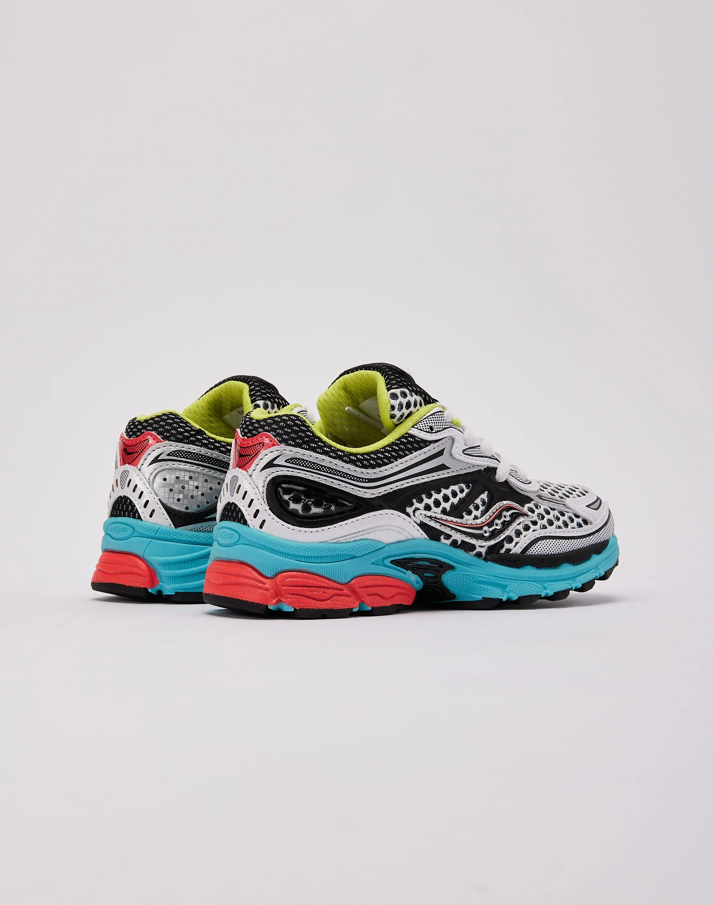 Structured ease Good Grip Saucony Omni 9 Pre-School