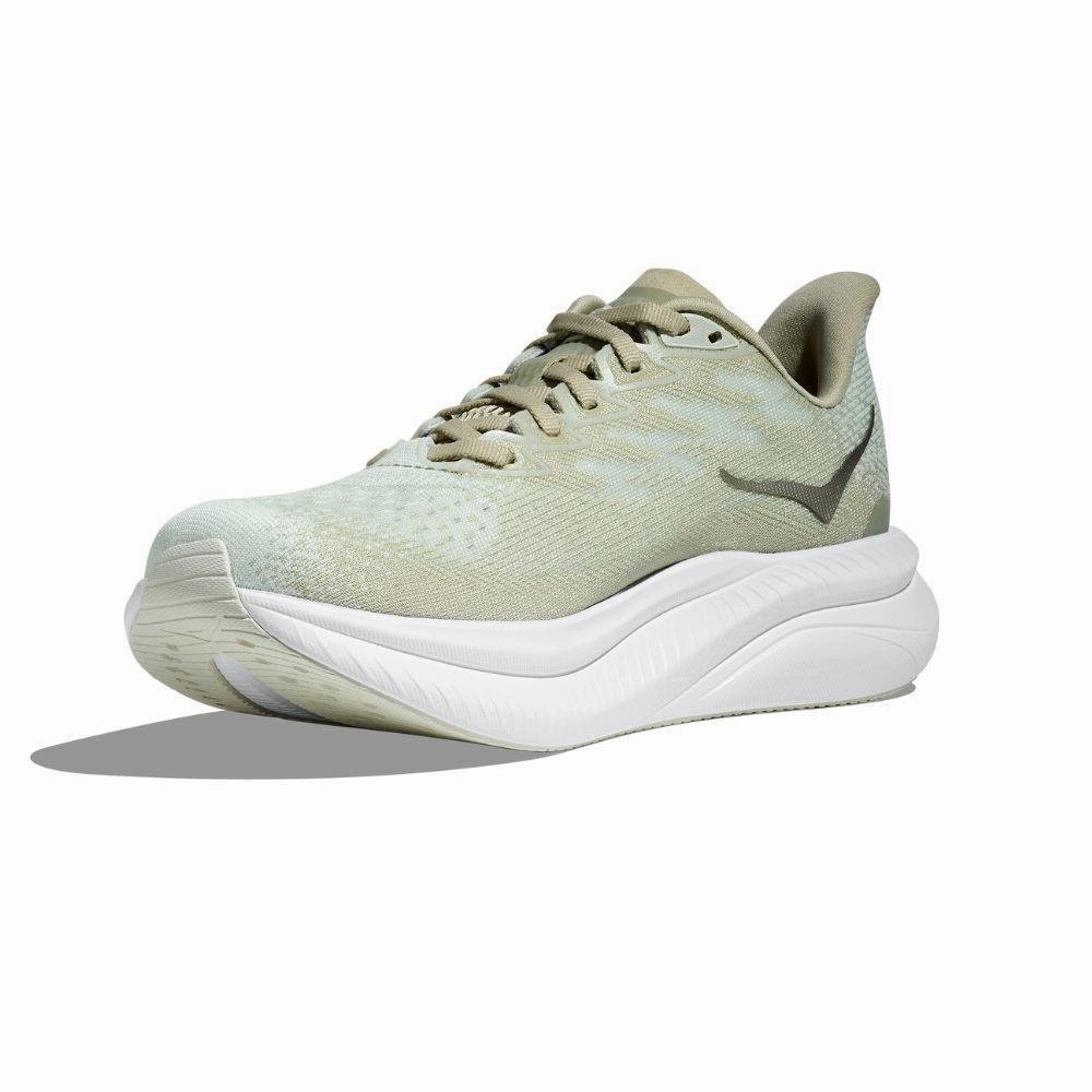 Subtle patterns running in a swimming pool area shoes HOKA MACH 6 ?????????????????????