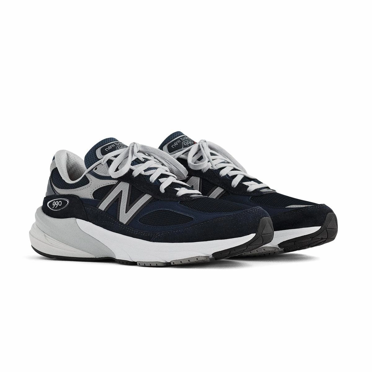 in USA 990v6 'Navy' Reinforced Heel Counter Statement flair