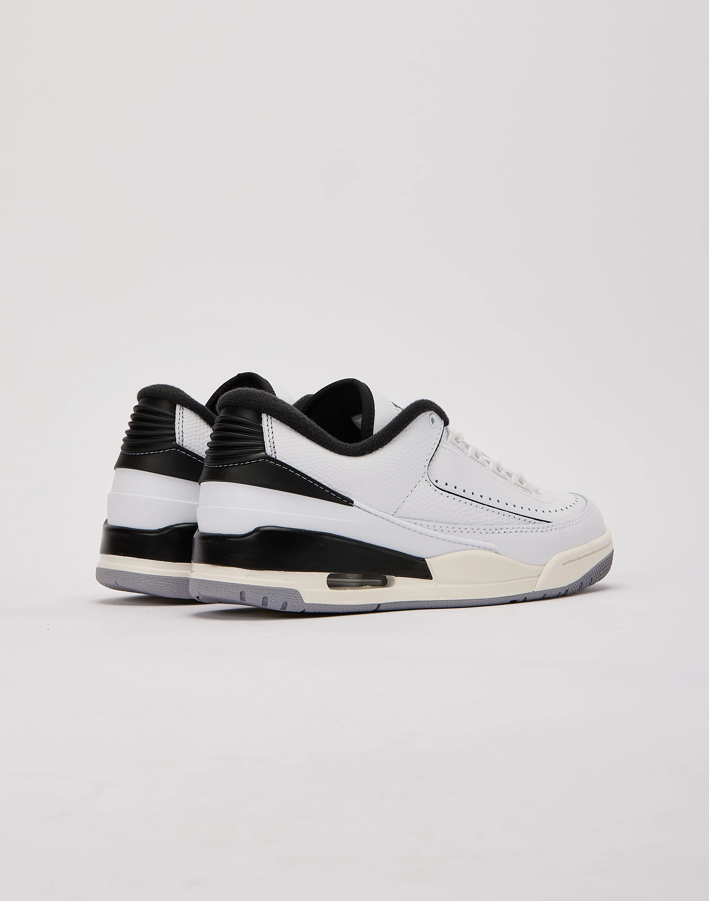 Jordan 2/3 Grade-School Relaxed shock absorption