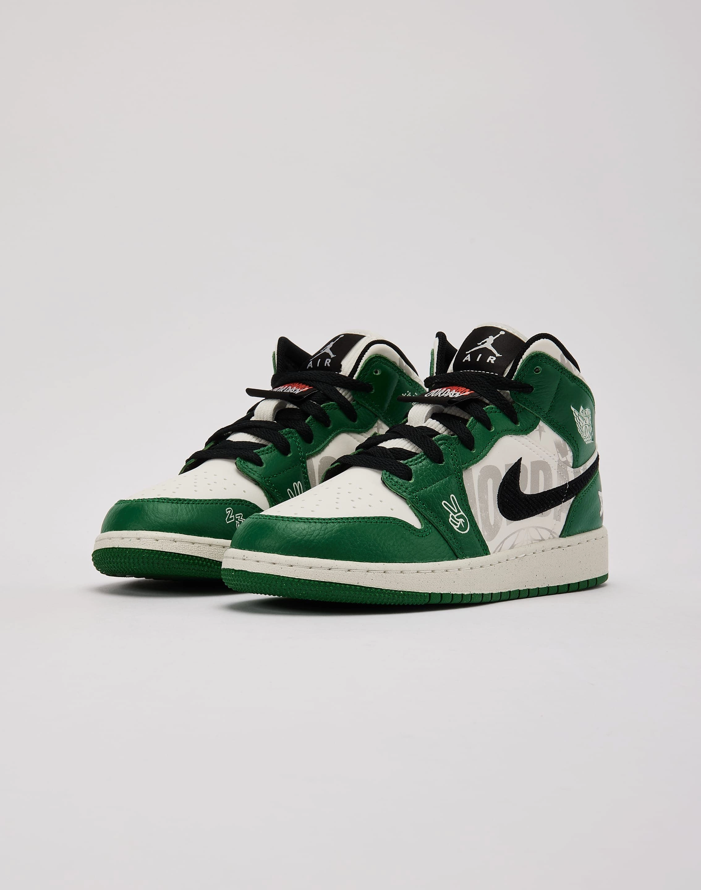 Jordan Air Jordan 1 Mid SE Grade-School Thermoregulating Lining