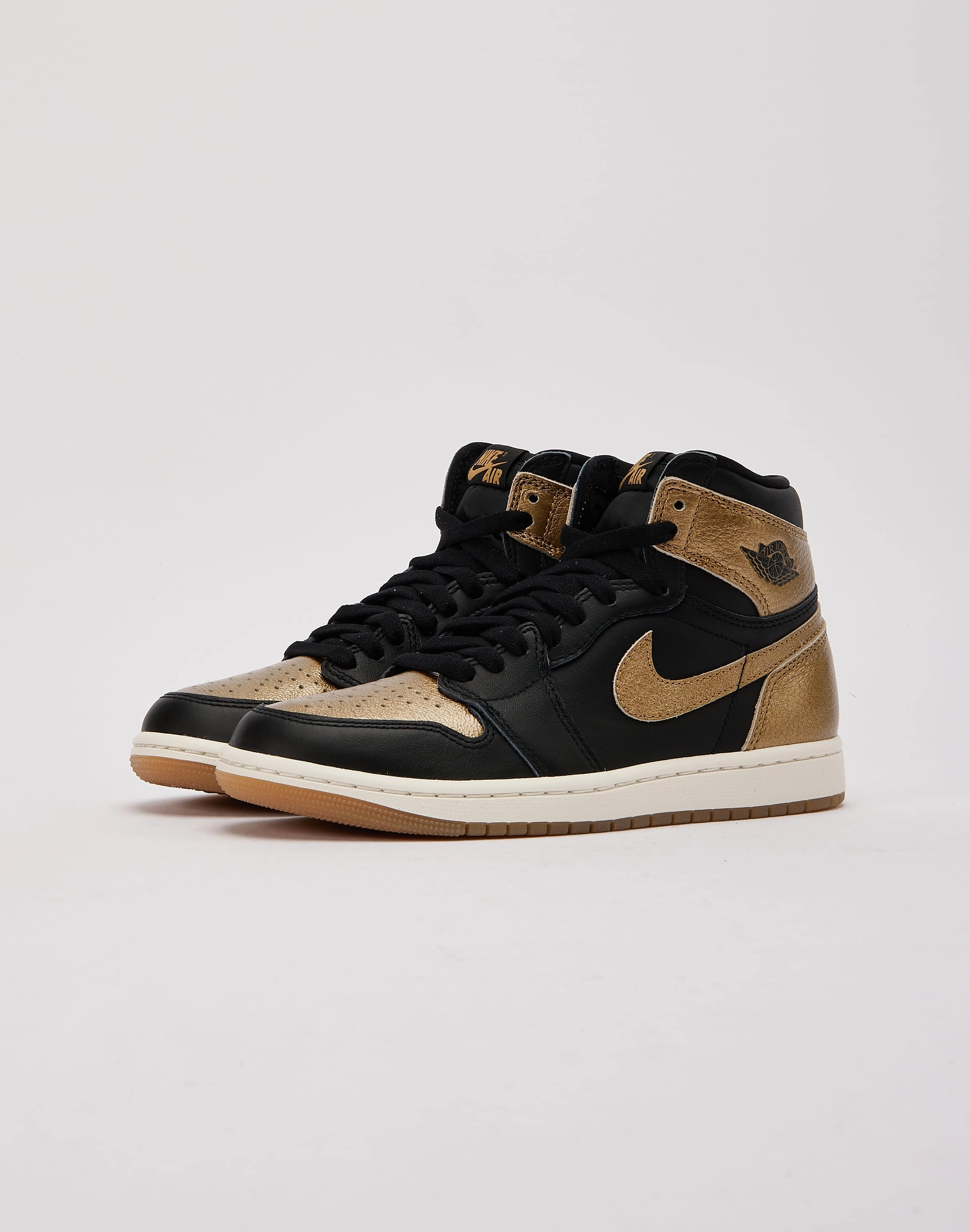 Jordan Air Jordan 1 Retro High OG ??Black And Gold?? Grade-School wide - fitting