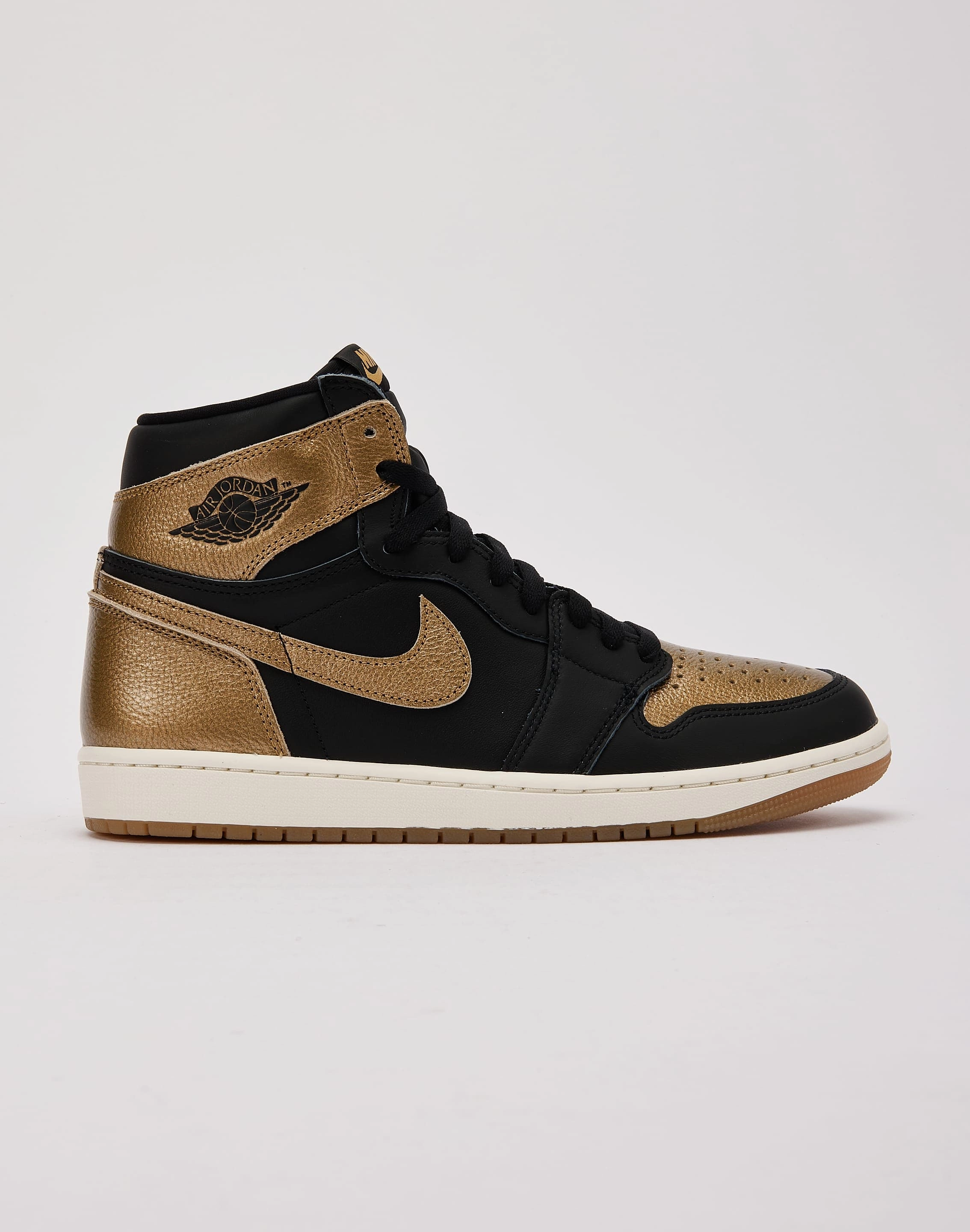 Boosted style Jordan Air Jordan 1 Retro High OG 'Black And Gold'