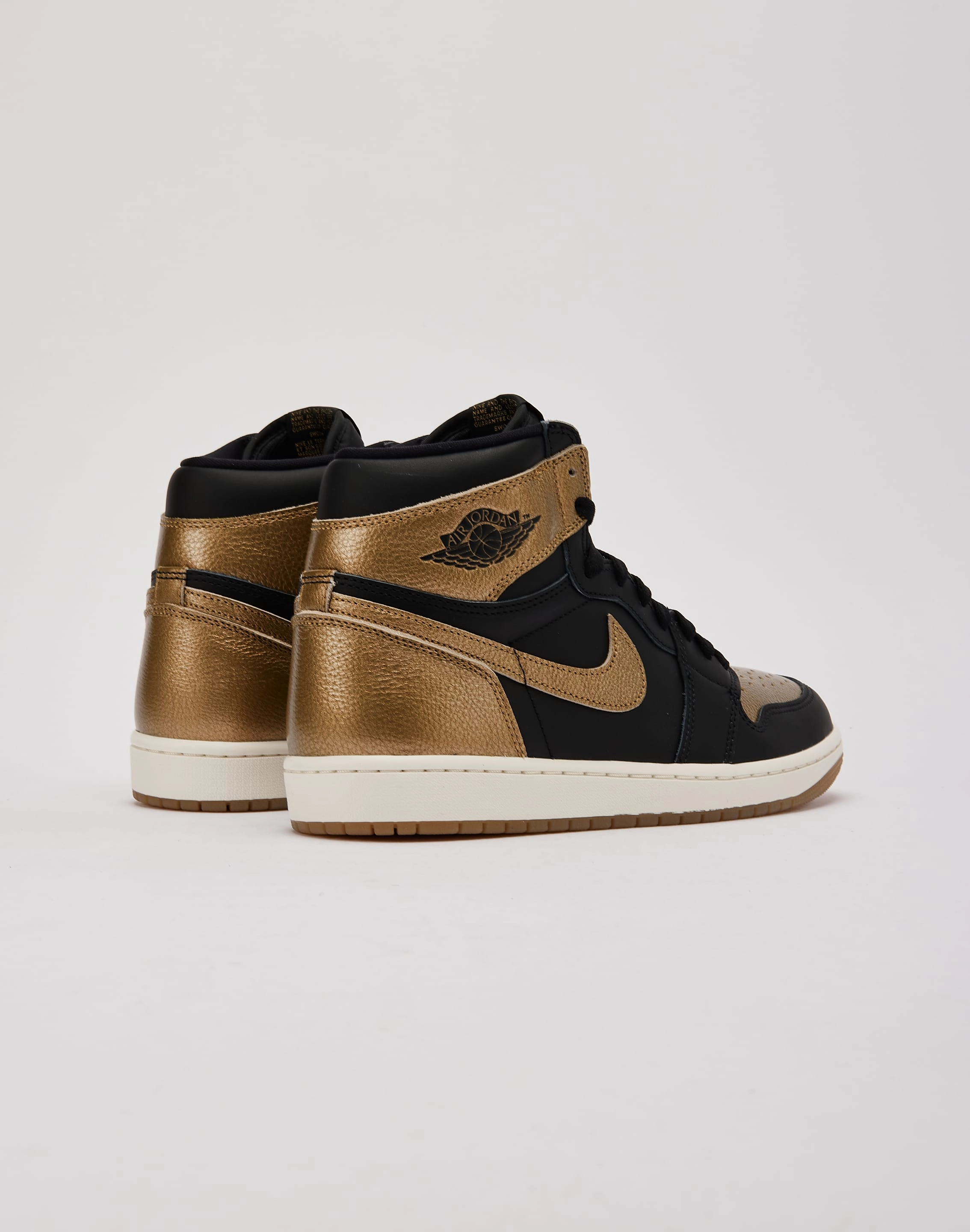 Jordan Air Jordan 1 Retro High OG 'Black And Gold' Lightweight Cushioning