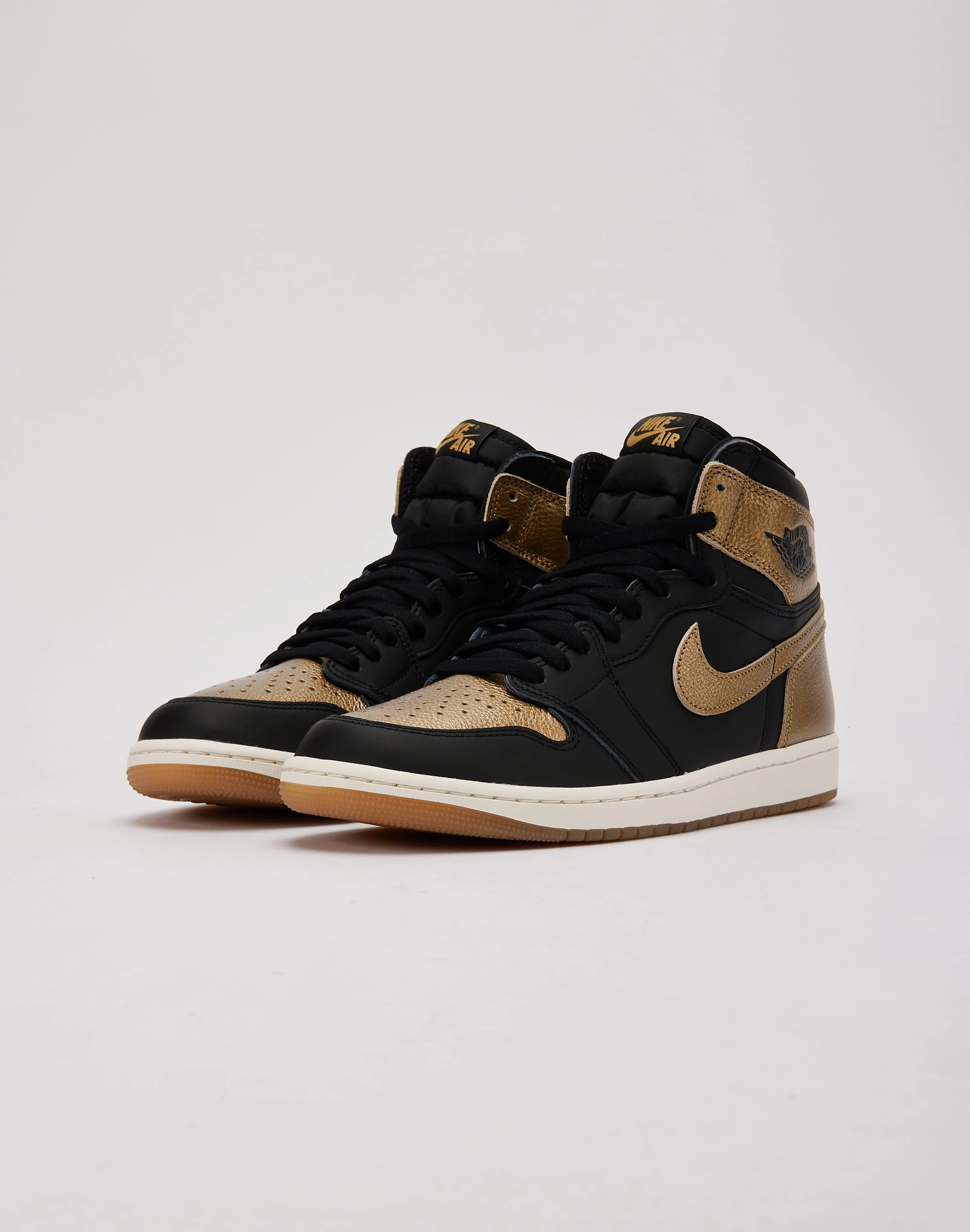 Jordan Air Jordan 1 Retro High OG 'Black And Gold' men's medium Motion control
