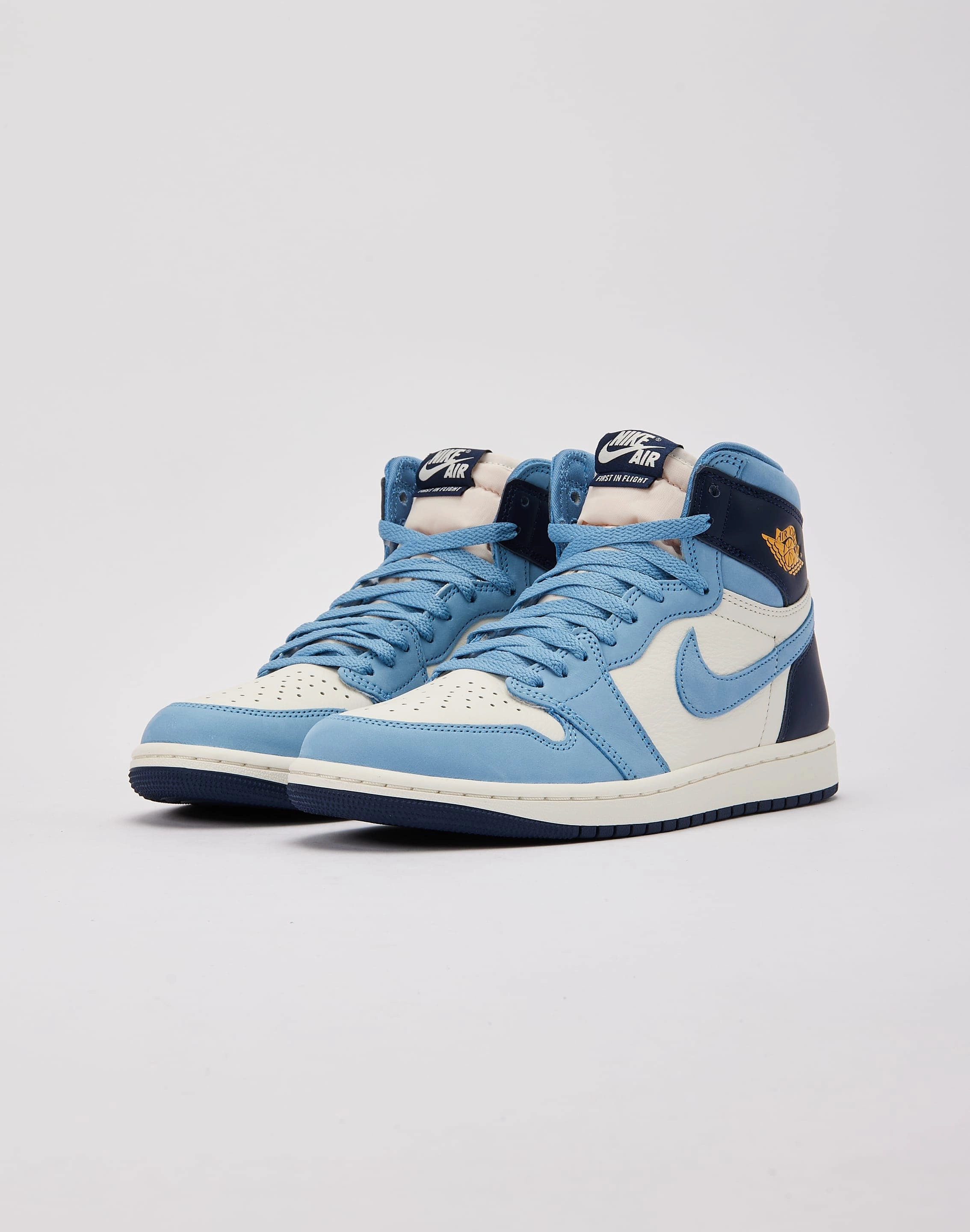 Jordan Air Jordan 1 Retro High OG 'First In Flight' Casual cushioning closed - toe