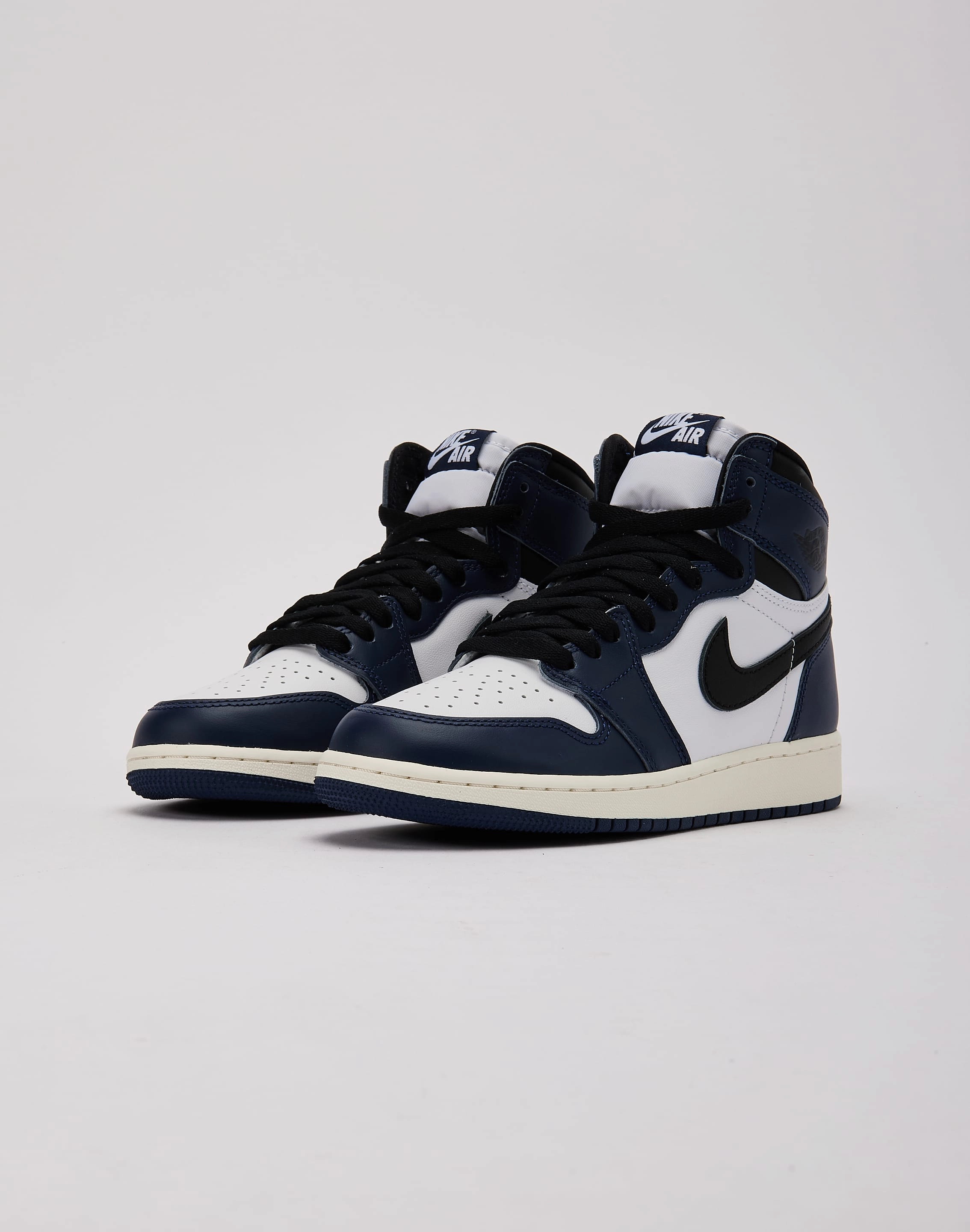 Jordan Air Jordan 1 Retro High OG 'Midnight Navy' Grade-School Shock Absorbing