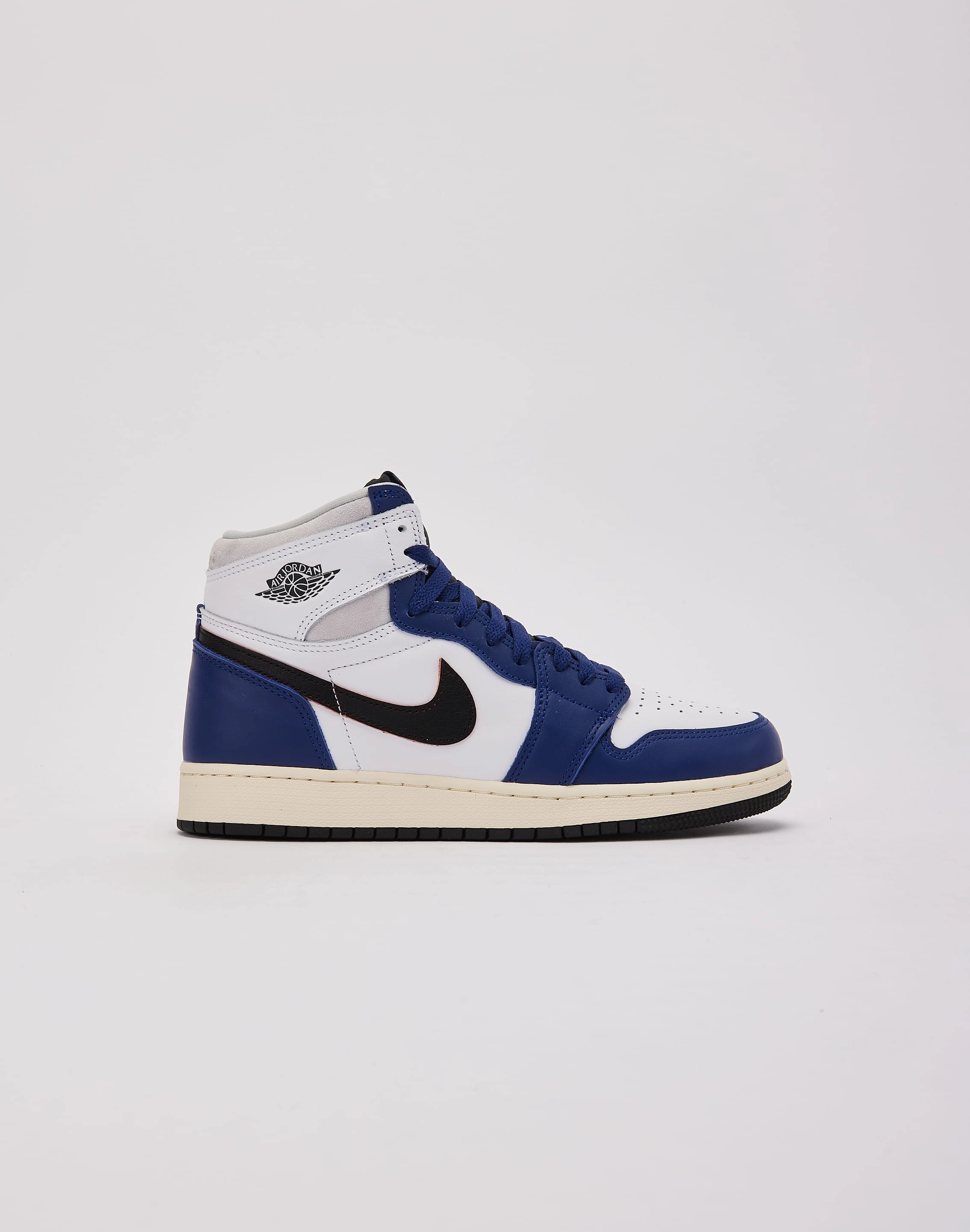 Jordan Air Jordan 1 Retro High OG 'Rare Air' Grade-School Cool kids' gear