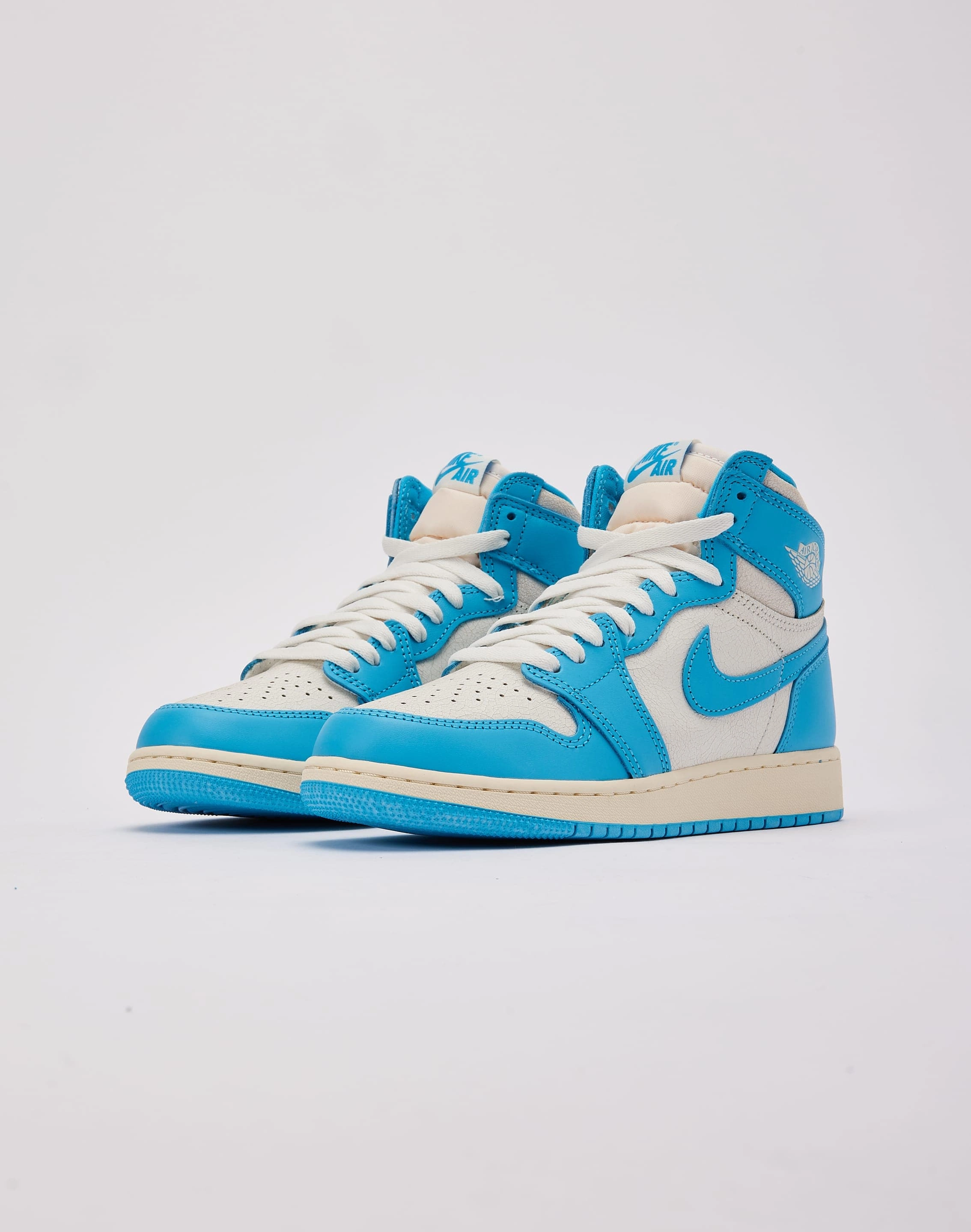 Jordan Air Jordan 1 Retro High OG 'UNC Reimagined' Grade-School Sock Like Fit