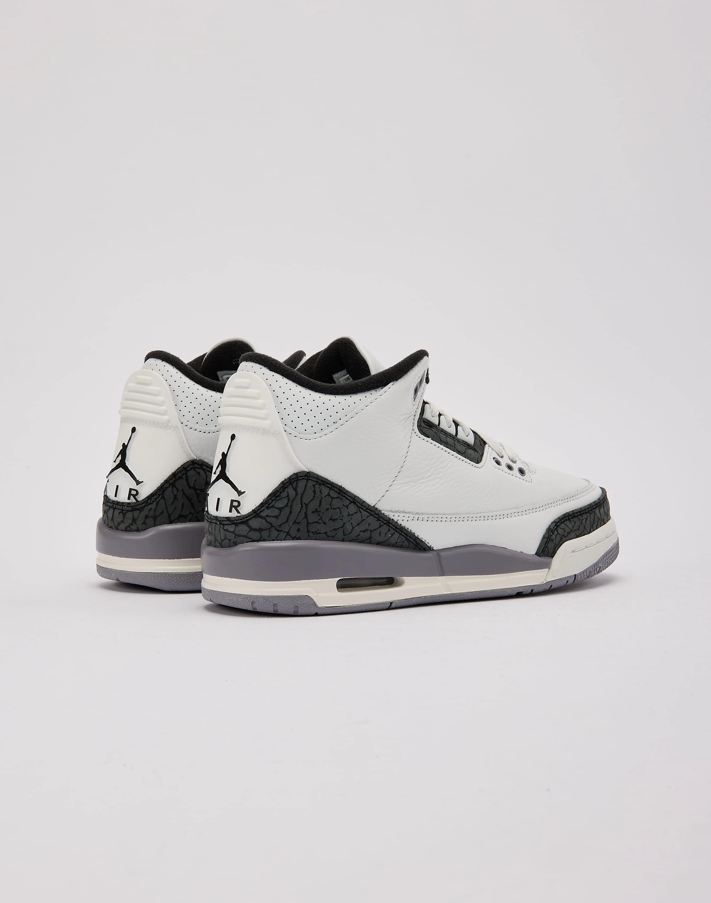 Sporty kids' shoes Padded collar Jordan Air Jordan 3 Retro 'Cement Grey' Grade-School